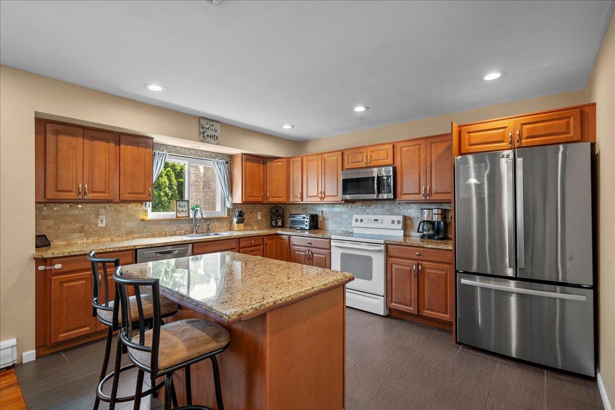 #6 photo, 235 McCall Avenue, サフォーク郡 West Islip , NY 11795