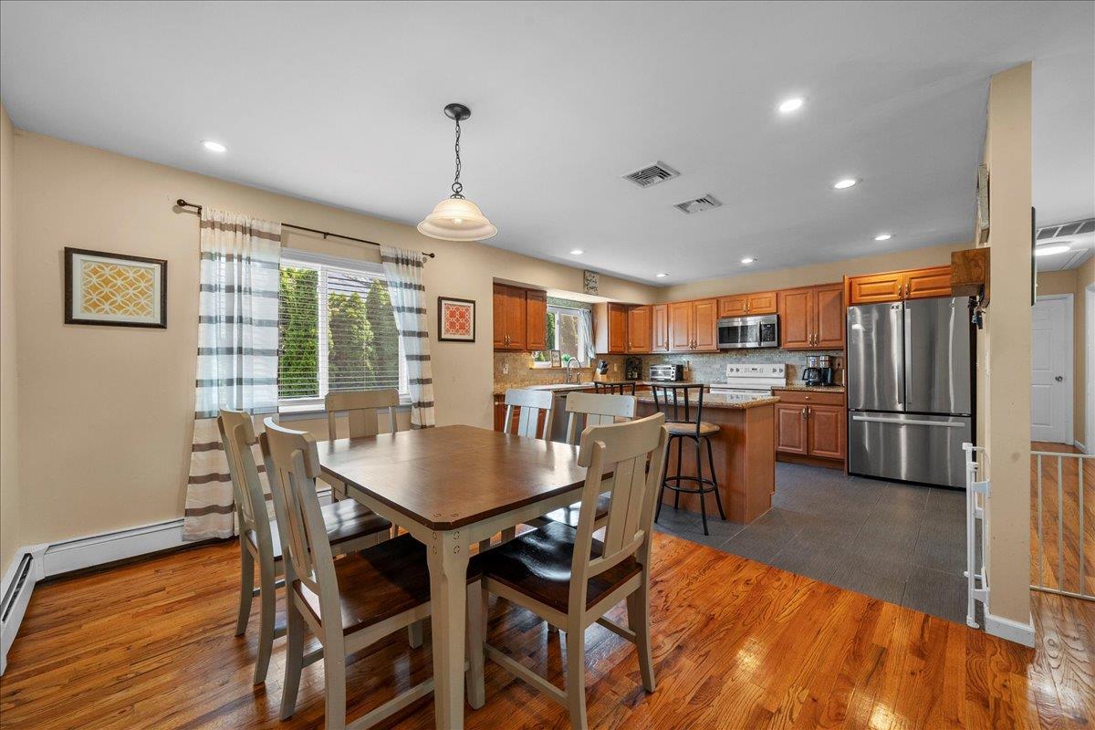 #8 photo, 235 McCall Avenue, サフォーク郡 West Islip , NY 11795