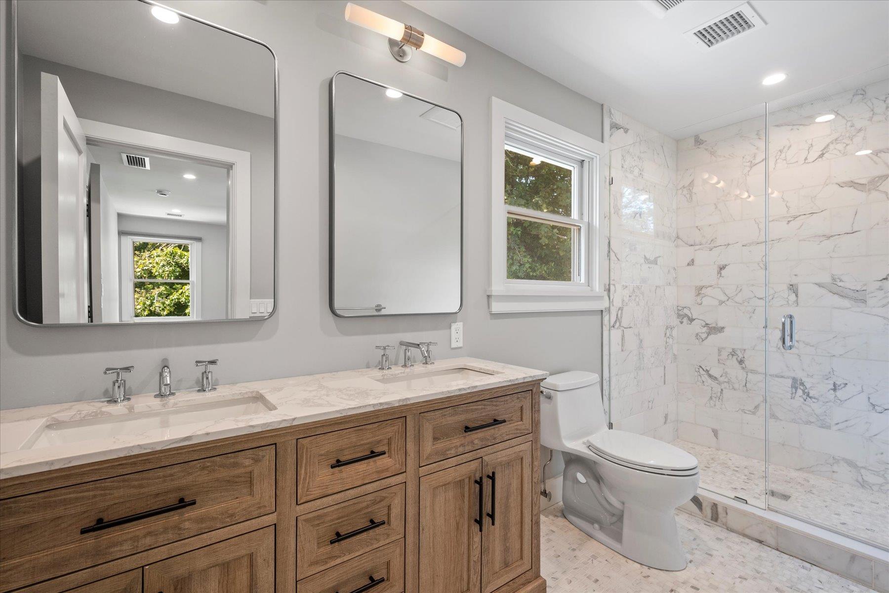 #20 photo, 647 Montauk Highway, サフォーク郡 East Quogue , NY 11942