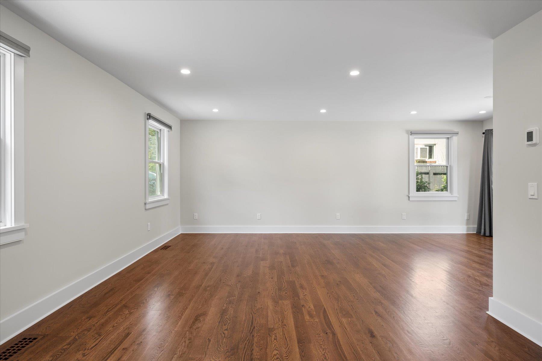 #4 photo, 647 Montauk Highway, サフォーク郡 East Quogue , NY 11942