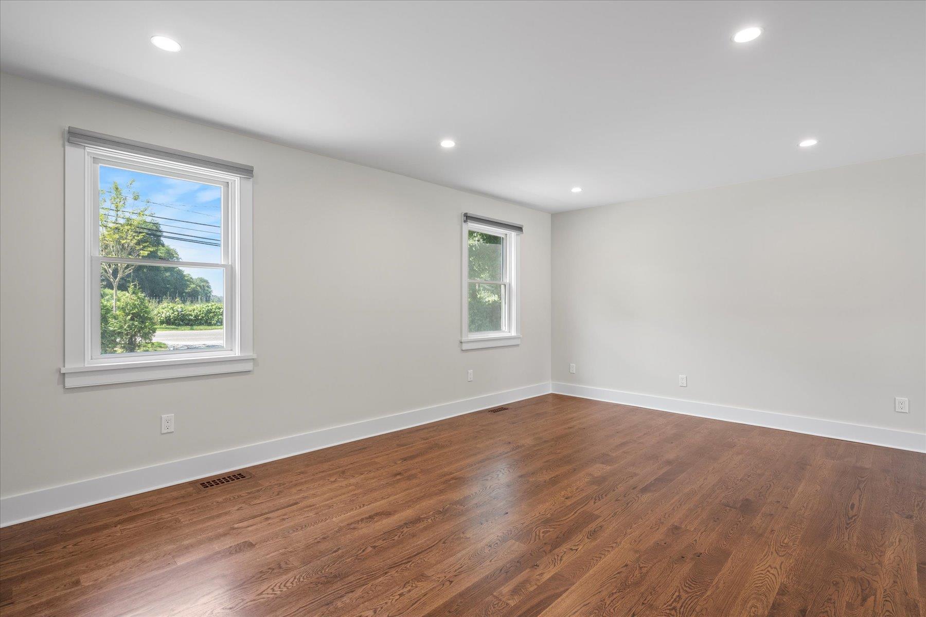 #5 photo, 647 Montauk Highway, サフォーク郡 East Quogue , NY 11942