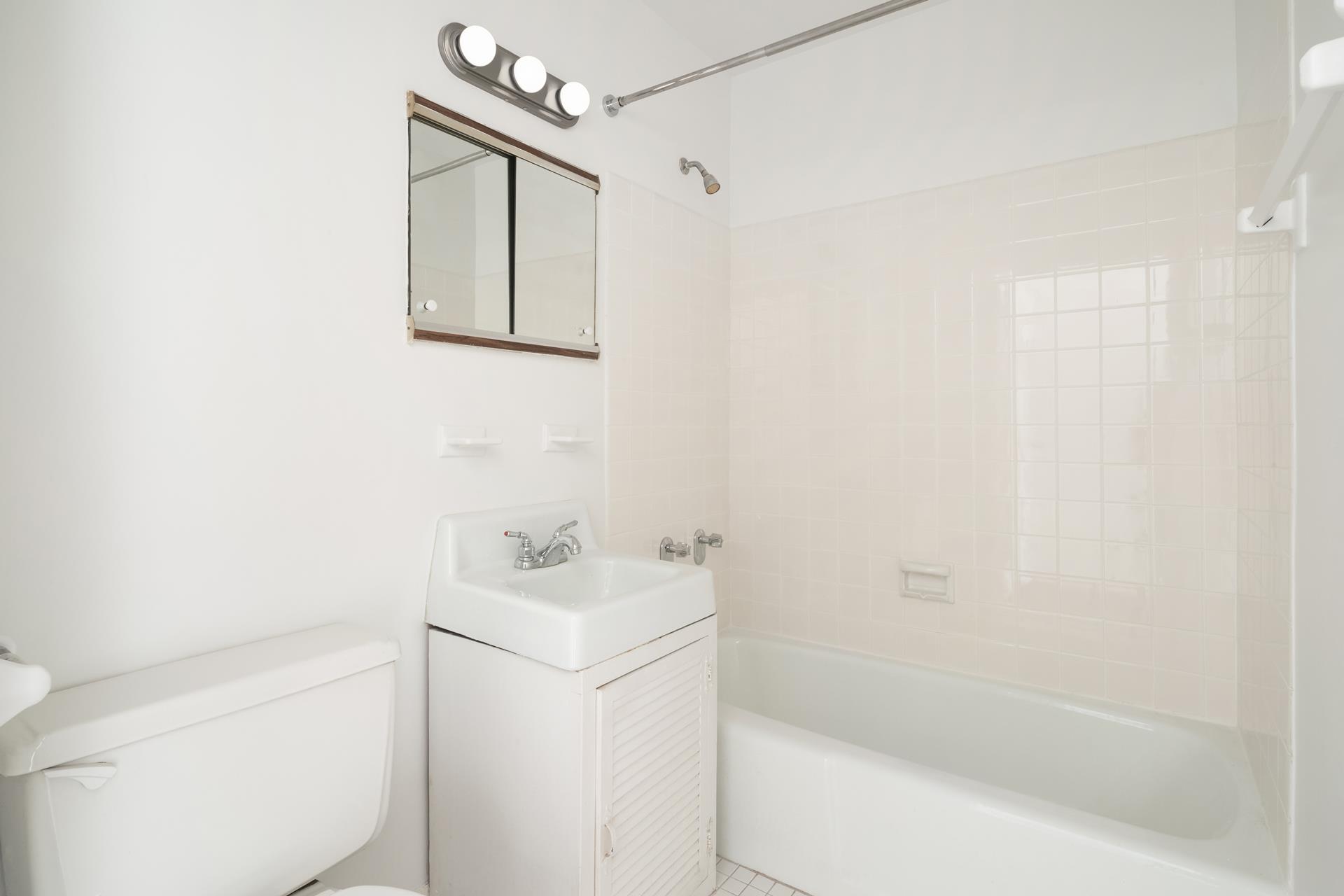 #9 photo, 200 W 79TH Street, マンハッタン Upper West Side , NY 10024