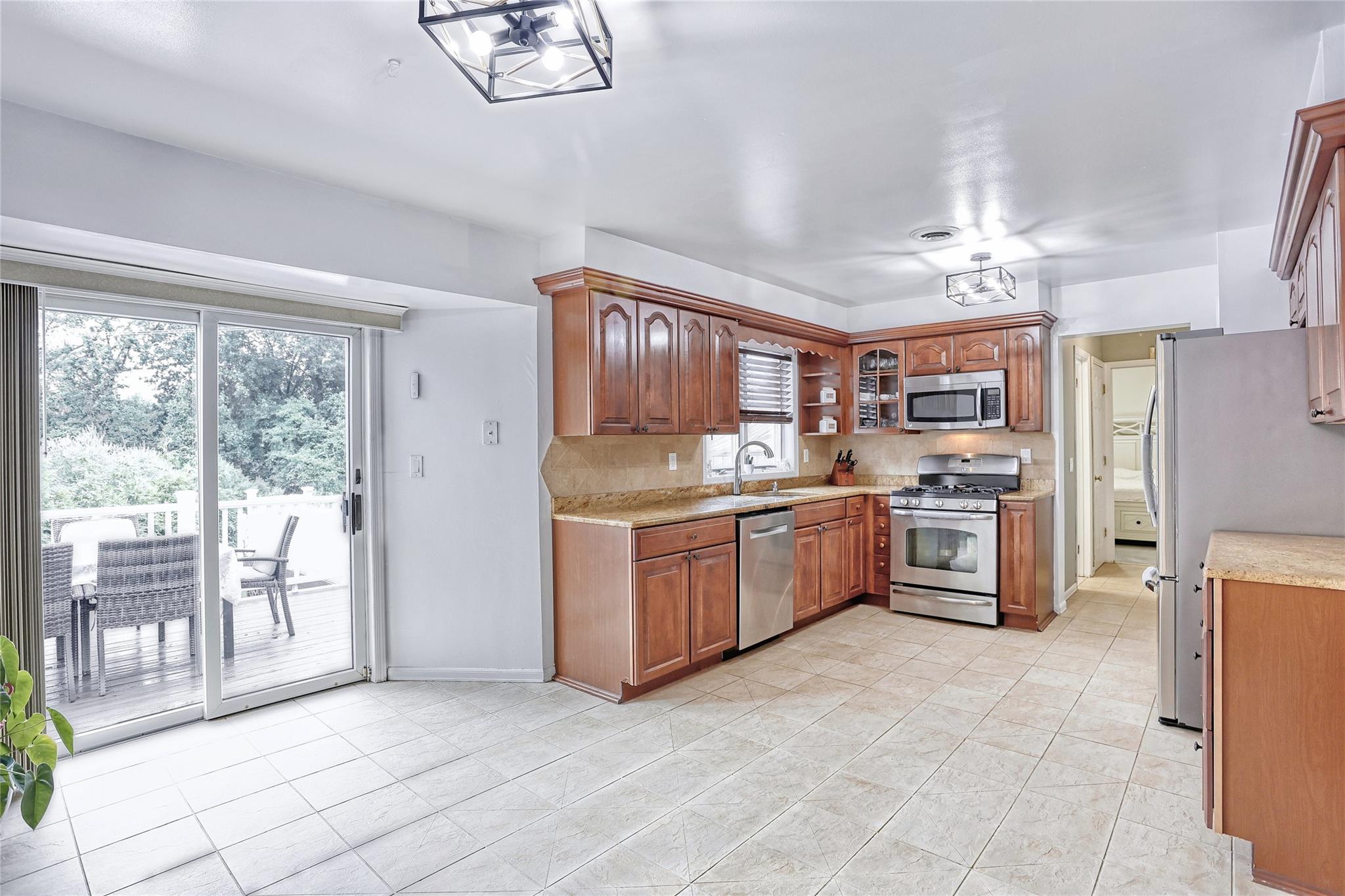 #14 photo, 27 Ossman Drive, Pomona , NY 10970