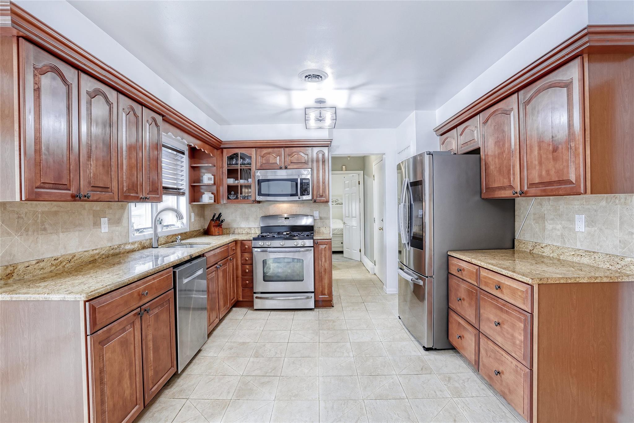 #16 photo, 27 Ossman Drive, Pomona , NY 10970