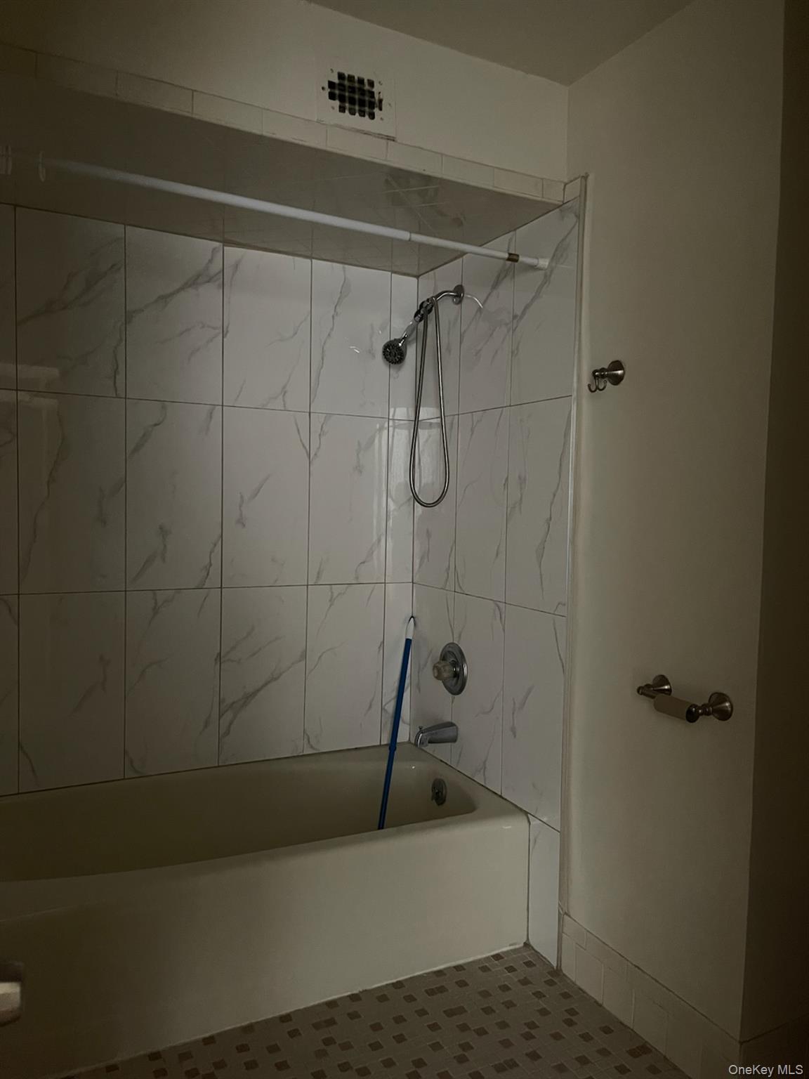 #11 photo, 84-62 Austin Street, クイーンズ区 Kew Gardens , NY 11415