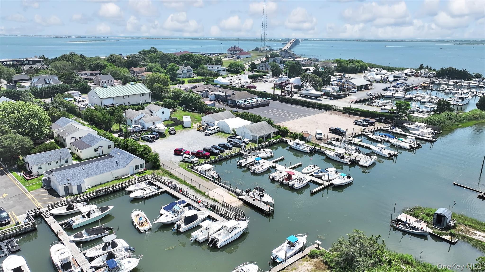 #12 photo, 74 Foster Avenue, サフォーク郡 Hampton Bays , NY 11946