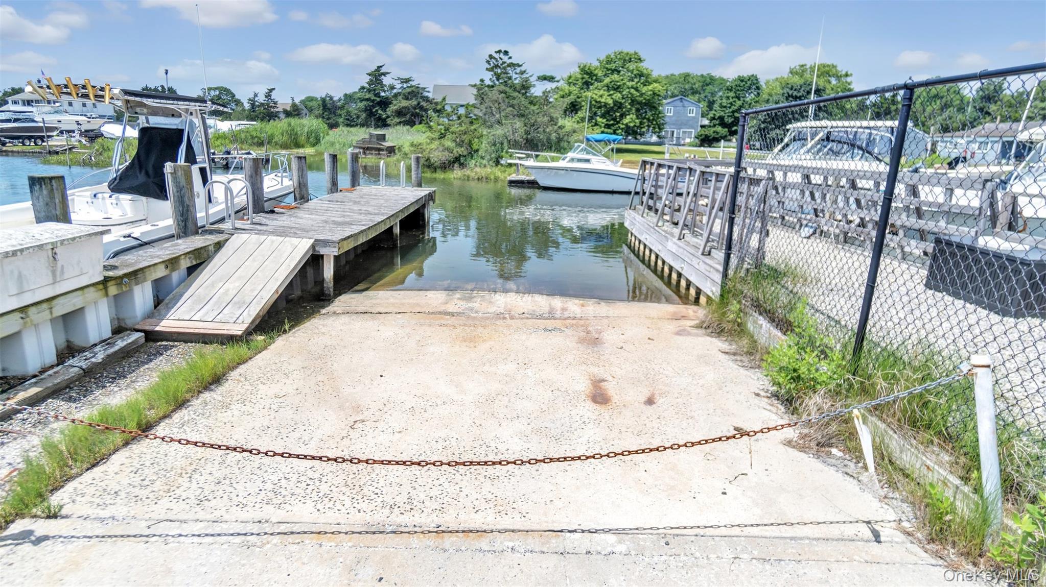 #20 photo, 74 Foster Avenue, サフォーク郡 Hampton Bays , NY 11946