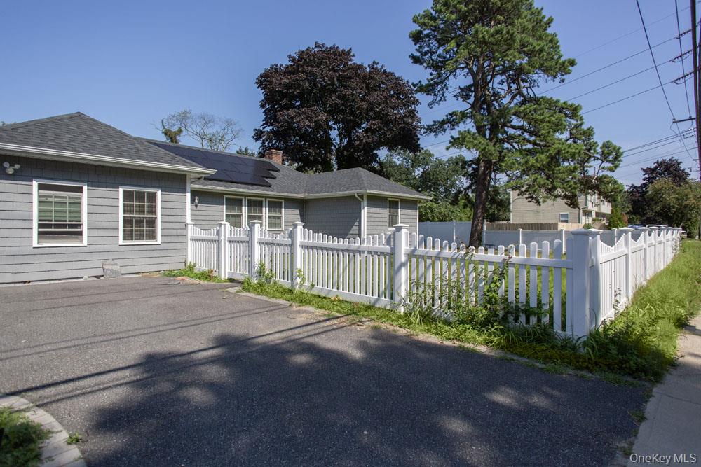 #20 photo, 1227 Little East Neck Road, West Babylon , NY 11704