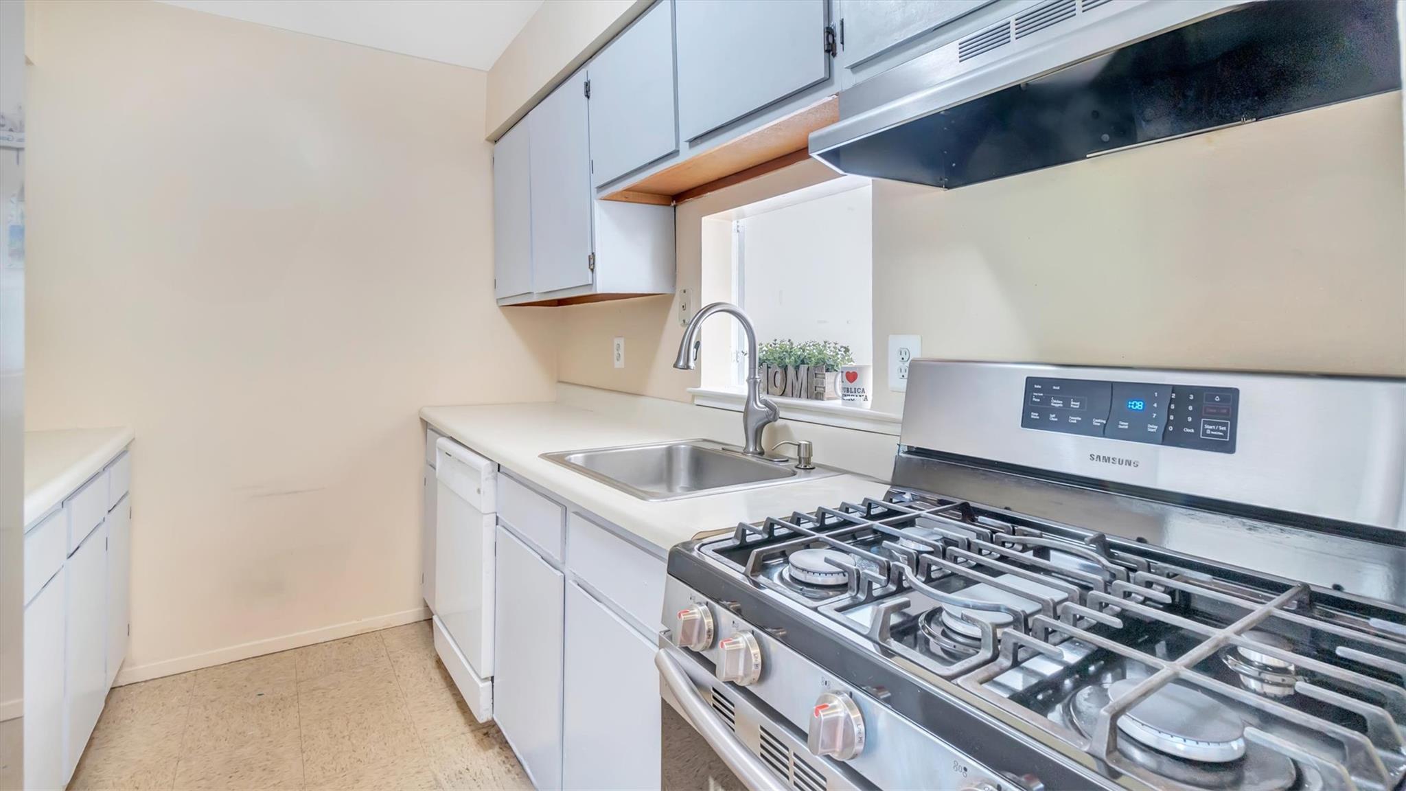 #6 photo, 224 Pointe Circle, サフォーク郡 Coram , NY 11727