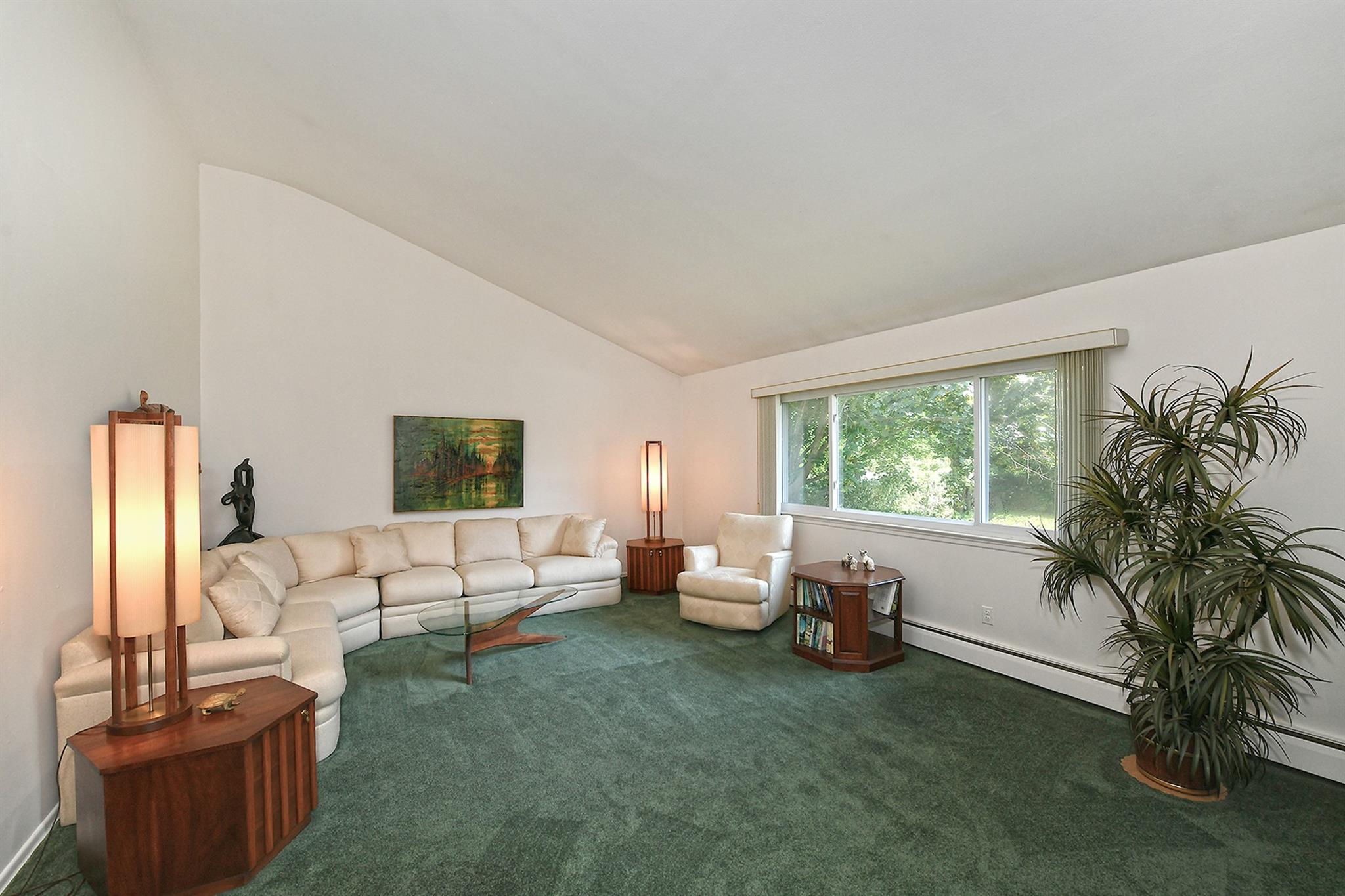 #3 photo, 18 Shari Lane, サフォーク郡 East Northport , NY 11731