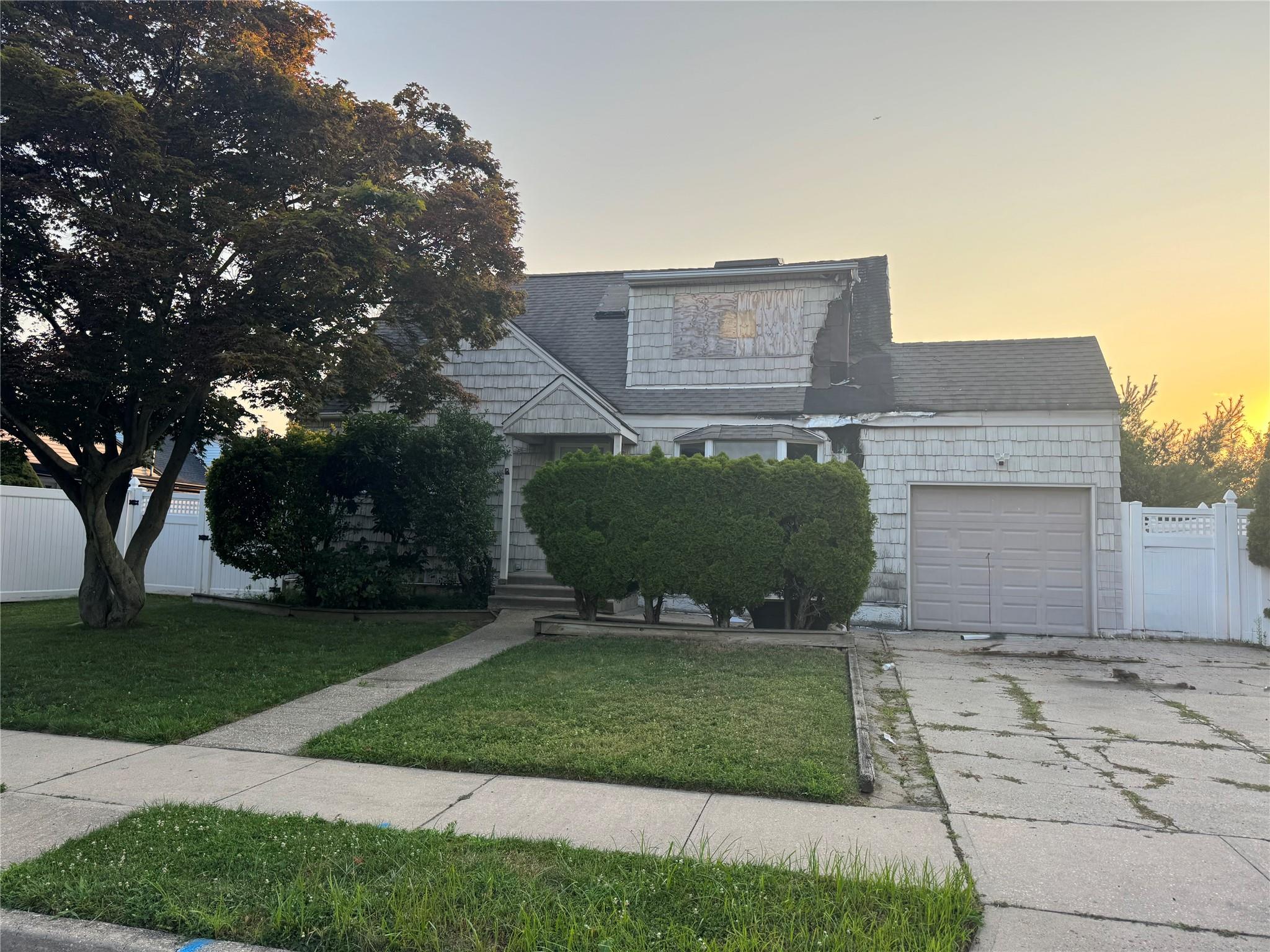 #1 photo, 36 Cinque Drive, Farmingdale , NY 11735