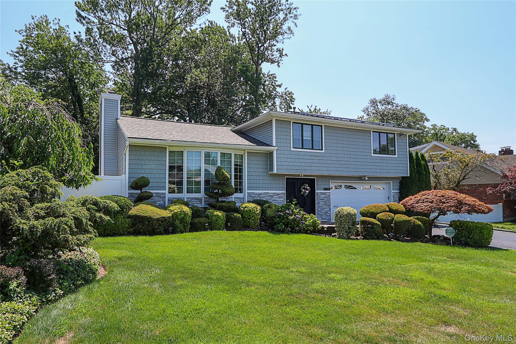 #1 photo, 64 Hamilton Drive, Roslyn , NY 11576