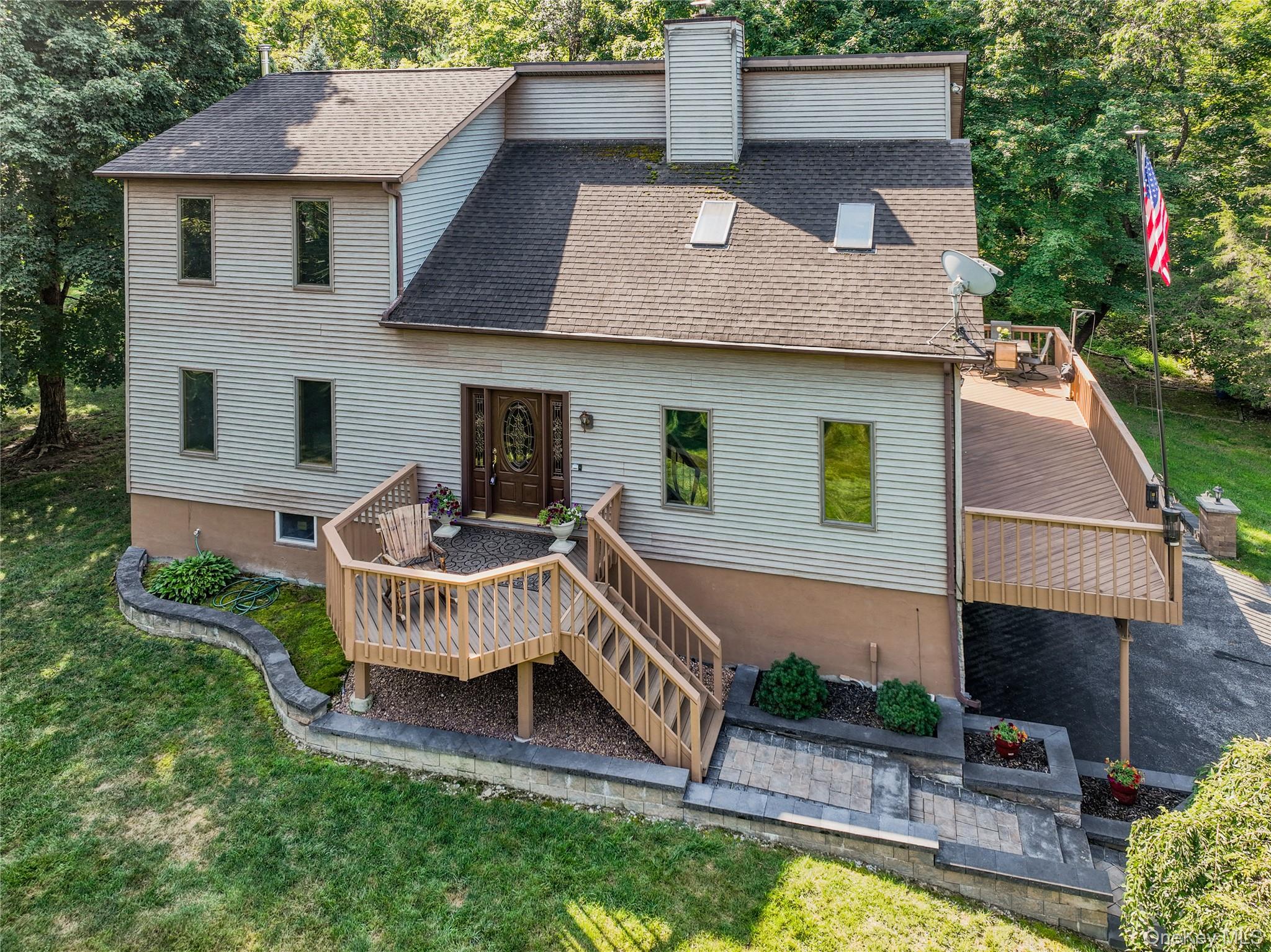 #1 photo, 612 Salt Point Turnpike, Poughkeepsie , NY 12601