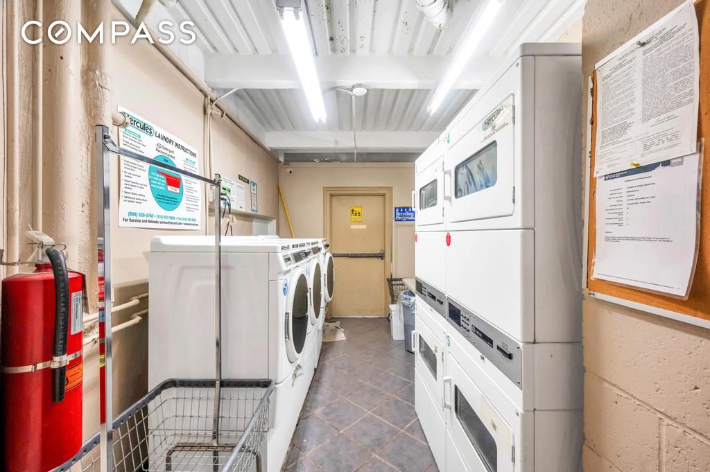 #9 photo, 344 W 49th Street, マンハッタン Hell's Kitchen , NY 10019