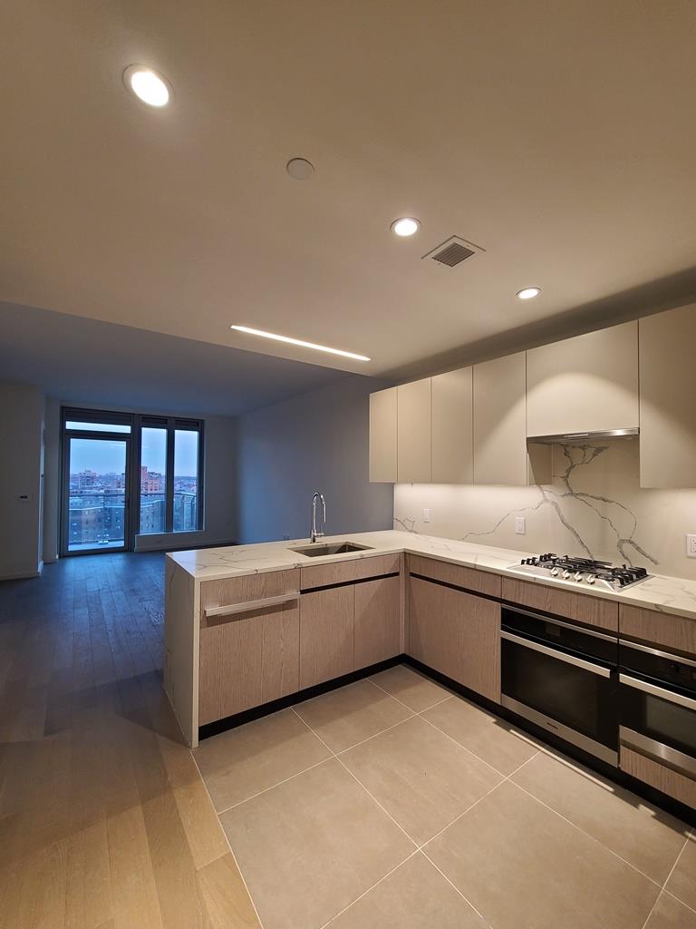 #13 photo, 133-27 39th Avenue, Flushing , NY 11354