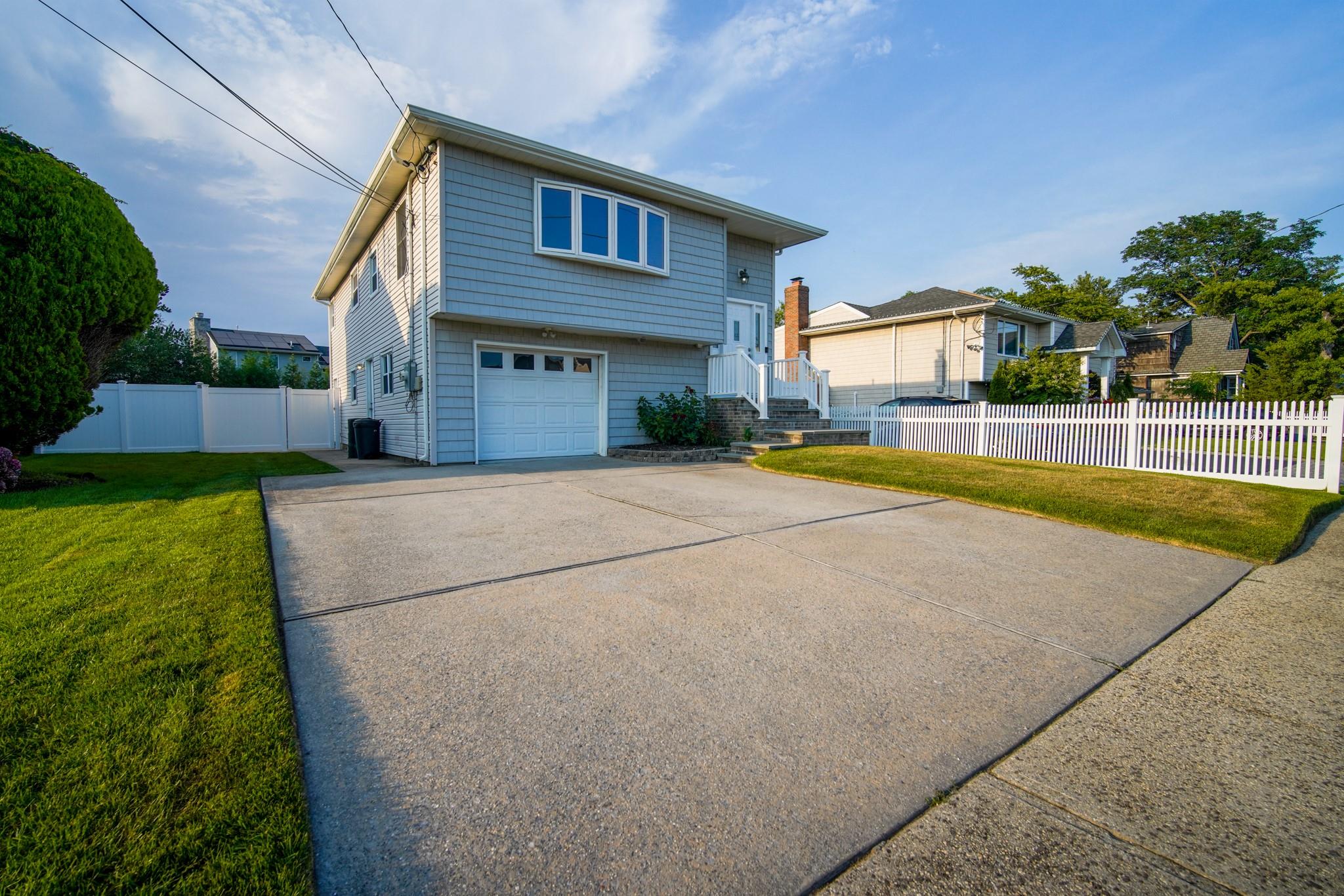 #1 photo, 35 Lee Avenue, Babylon , NY 11702