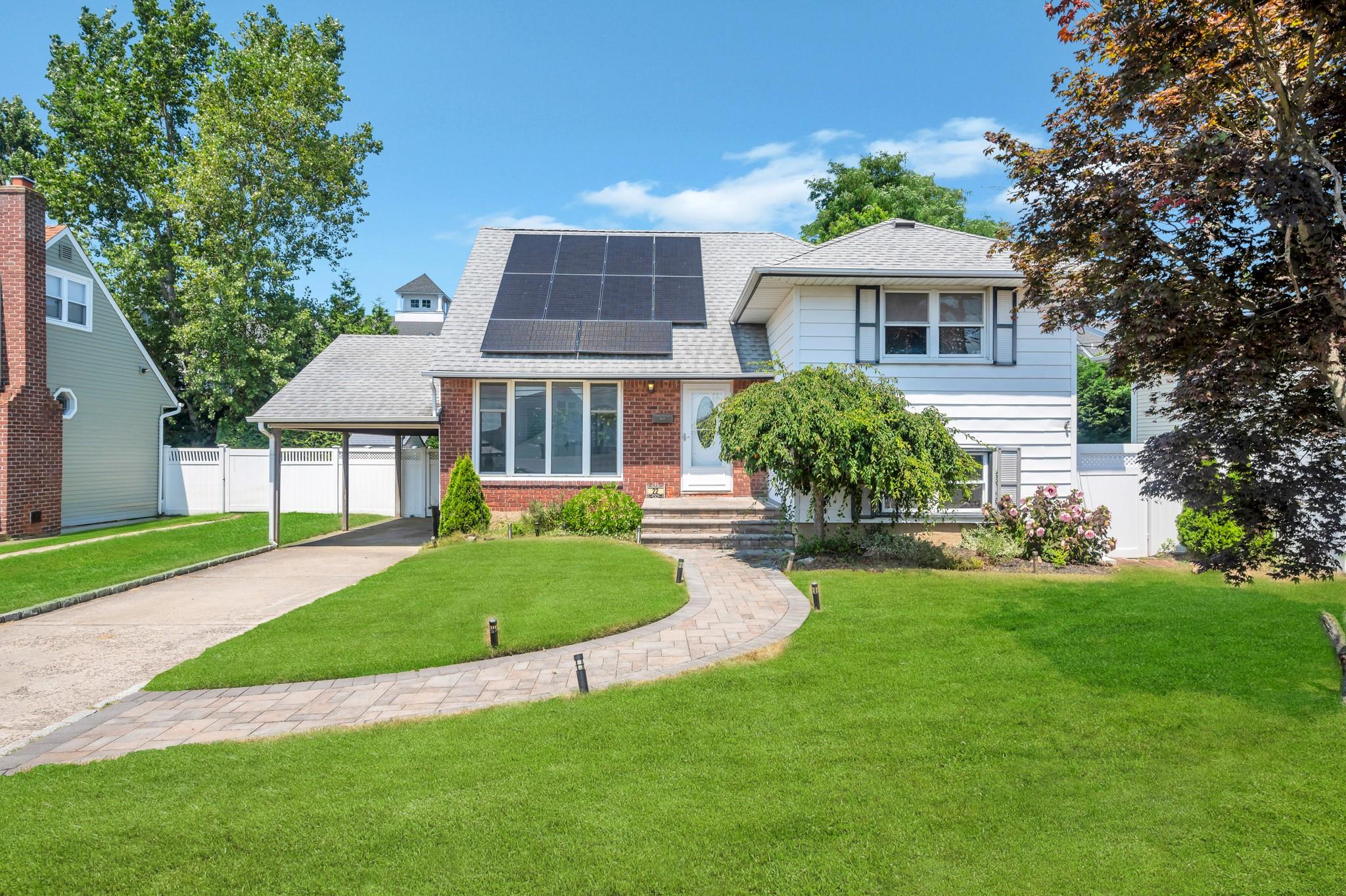 #1 photo, 22 Manor Lane, サフォーク郡 Copiague , NY 11726