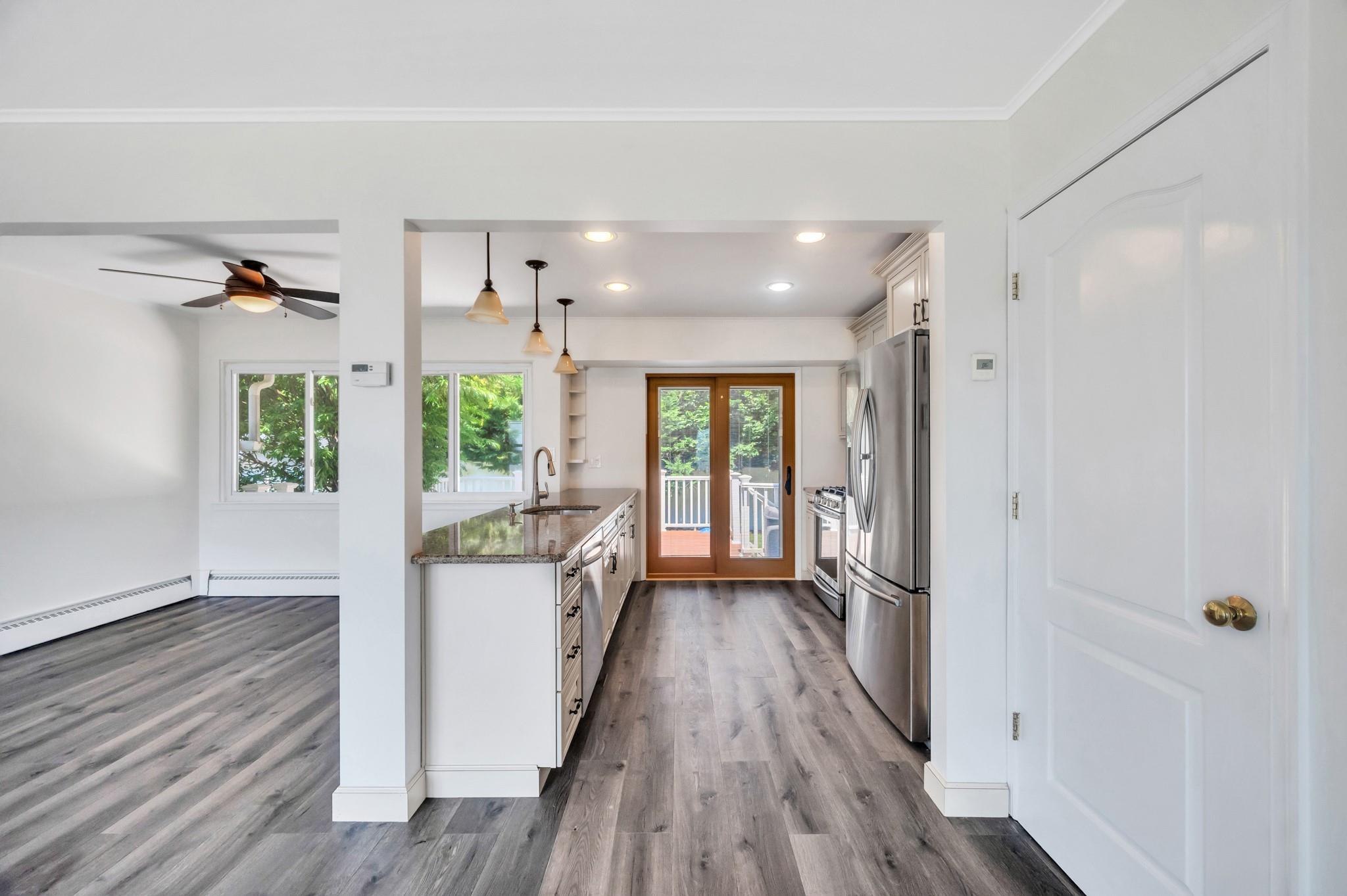 #11 photo, 22 Manor Lane, サフォーク郡 Copiague , NY 11726