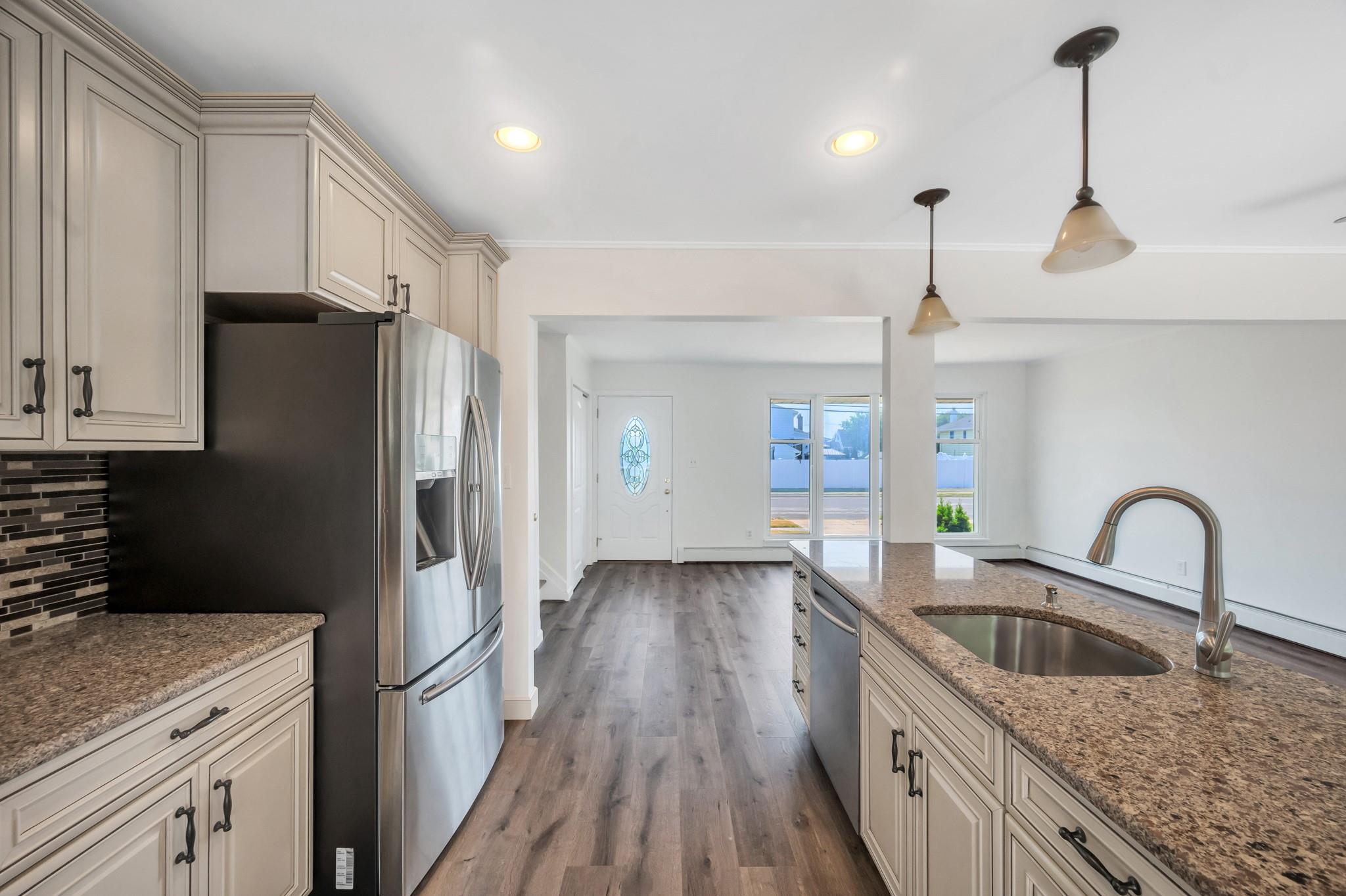 #13 photo, 22 Manor Lane, サフォーク郡 Copiague , NY 11726