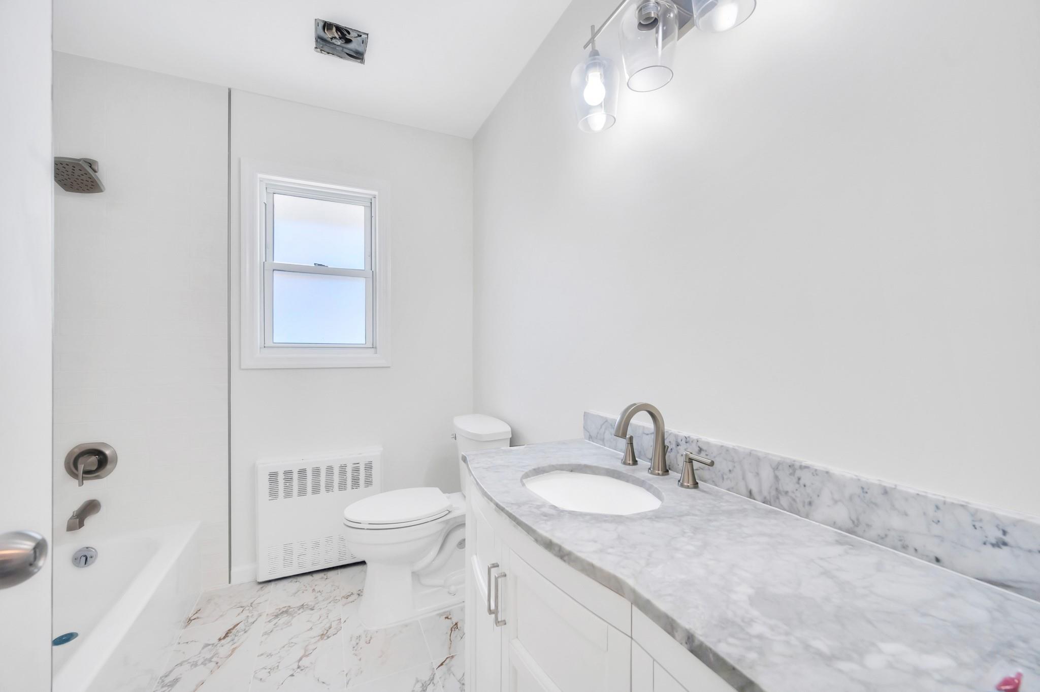 #16 photo, 22 Manor Lane, サフォーク郡 Copiague , NY 11726