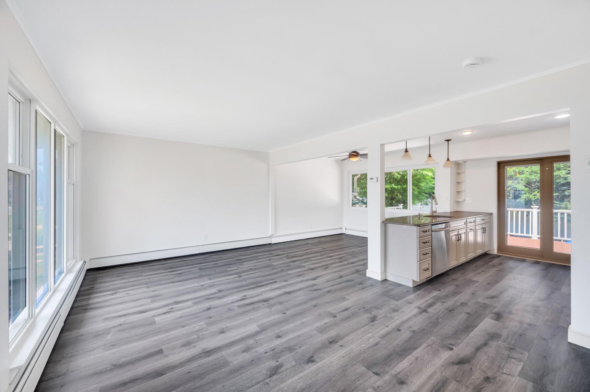 #3 photo, 22 Manor Lane, サフォーク郡 Copiague , NY 11726