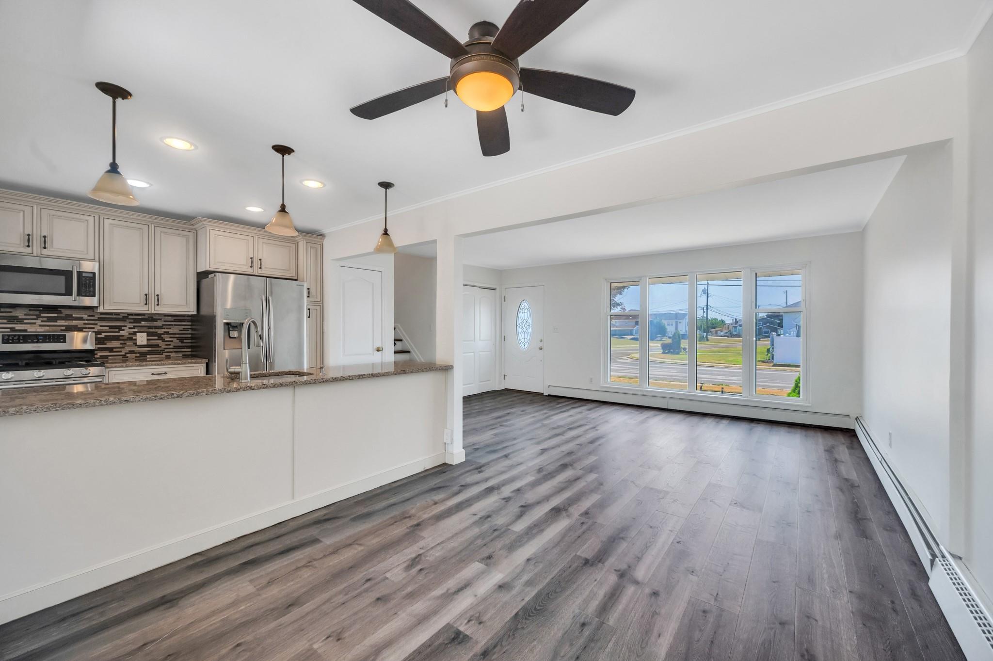 #8 photo, 22 Manor Lane, サフォーク郡 Copiague , NY 11726