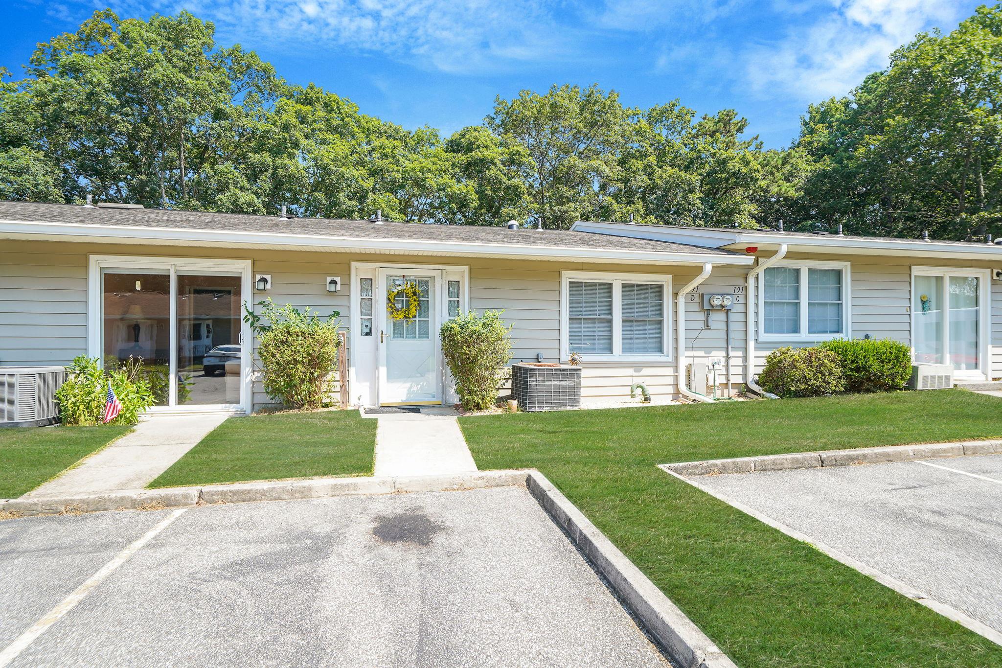 #1 photo, 191 Ventry Court, سوفولك Ridge , NY 11961