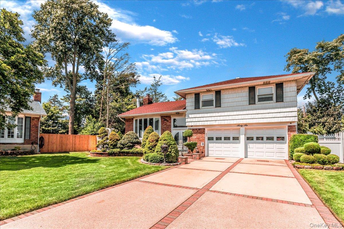 #1 photo, 66 Rosalie Court, ナッソー郡 East Meadow , NY 11554