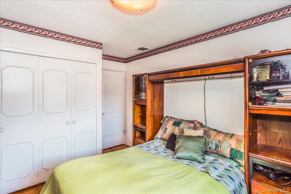 #12 photo, 66 Rosalie Court, ナッソー郡 East Meadow , NY 11554