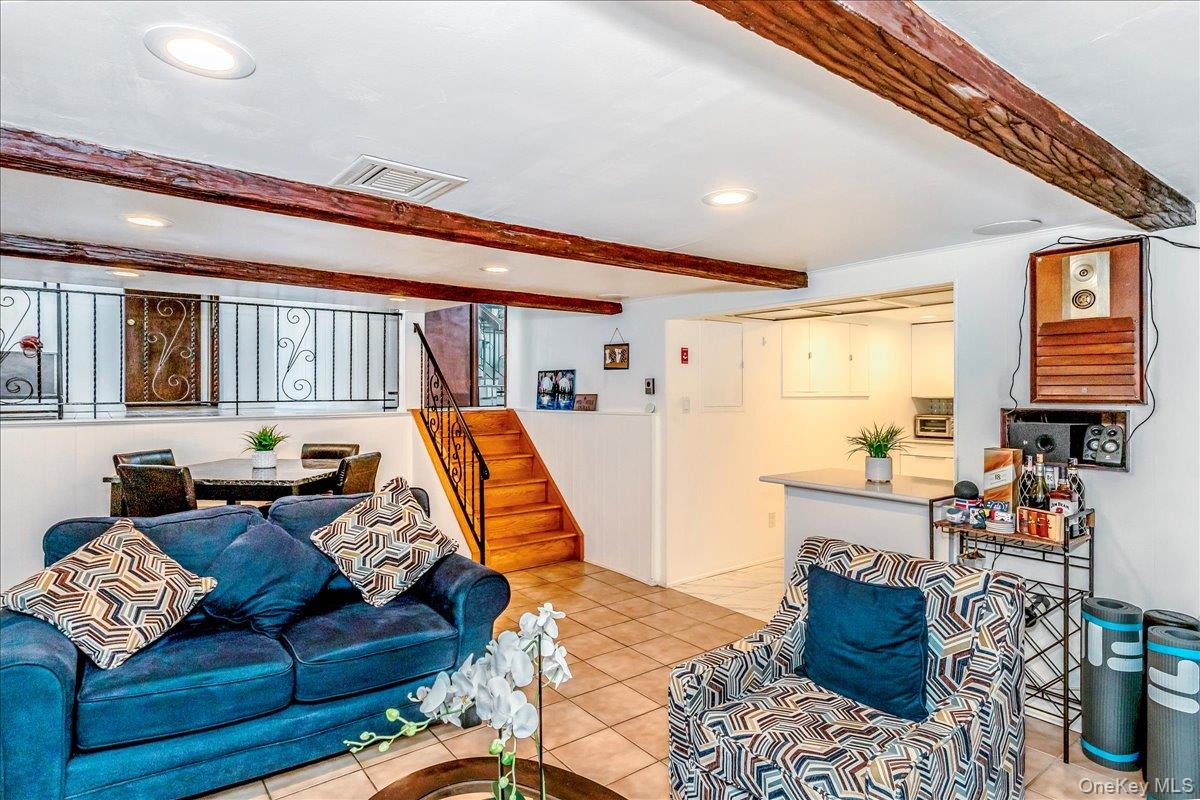 #15 photo, 66 Rosalie Court, ナッソー郡 East Meadow , NY 11554