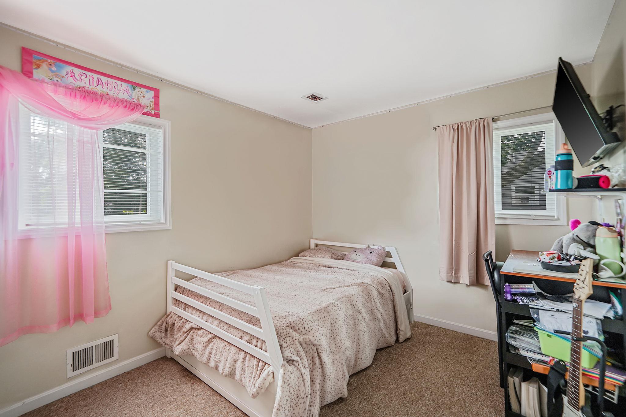 #10 photo, 12 Circle Drive, サフォーク郡 East Patchogue , NY 11772