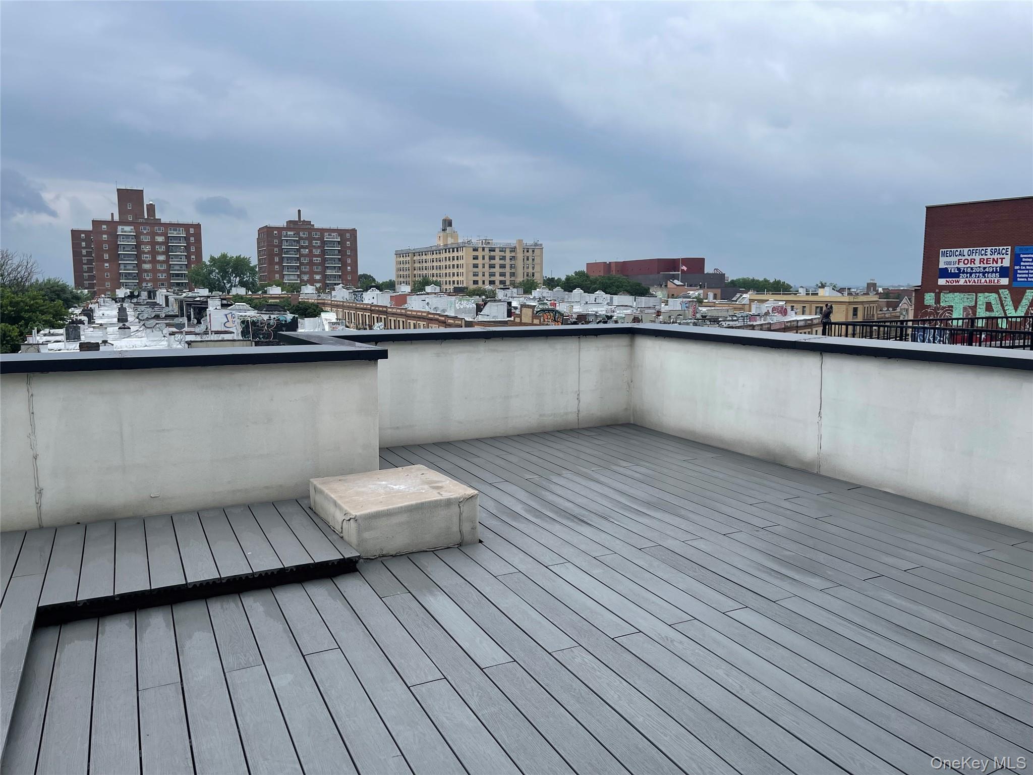 #10 photo, 5216 Roosevelt Ave, クイーンズ区 Woodside , NY 11377