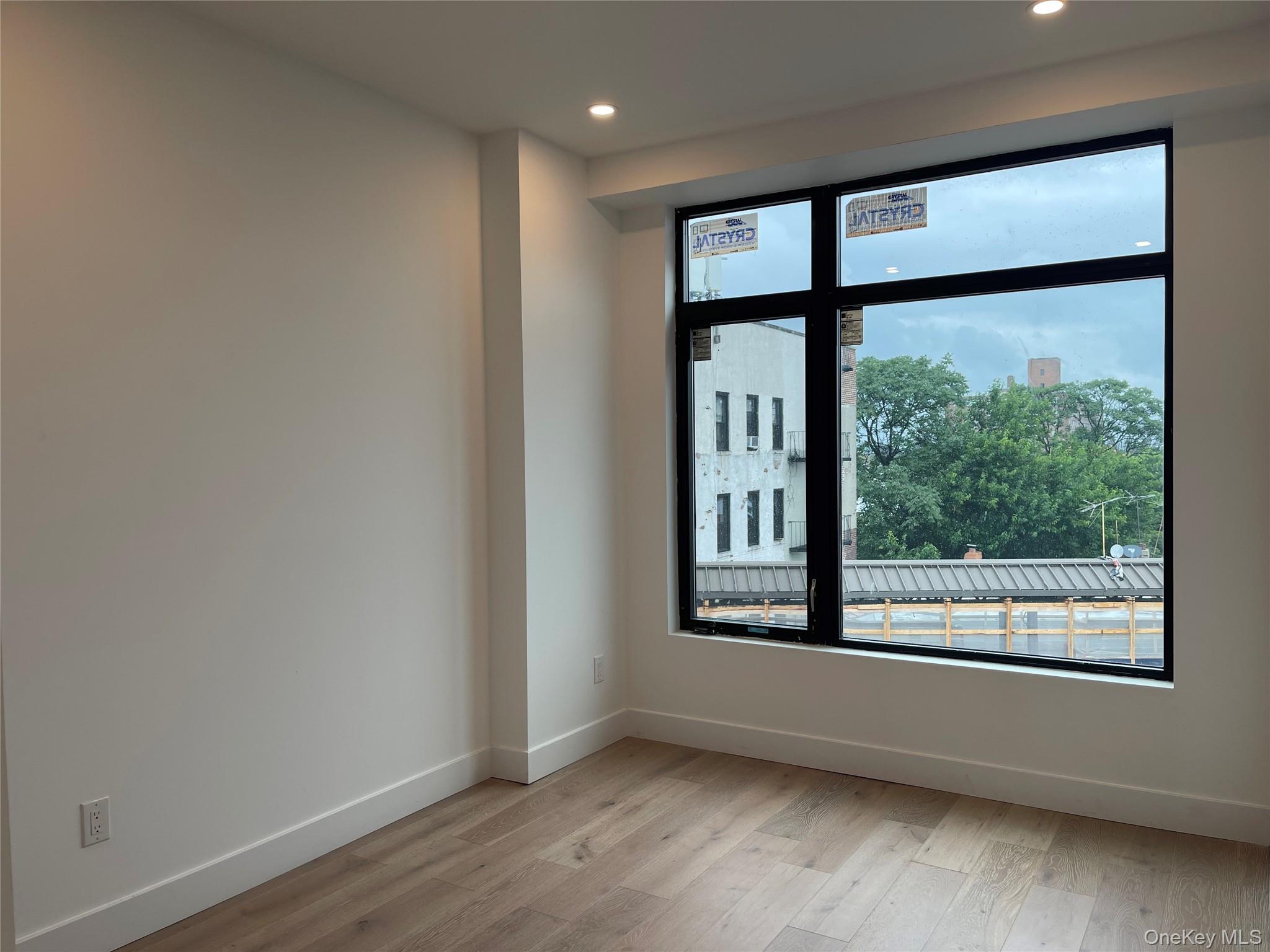 #6 photo, 5216 Roosevelt Ave, クイーンズ区 Woodside , NY 11377