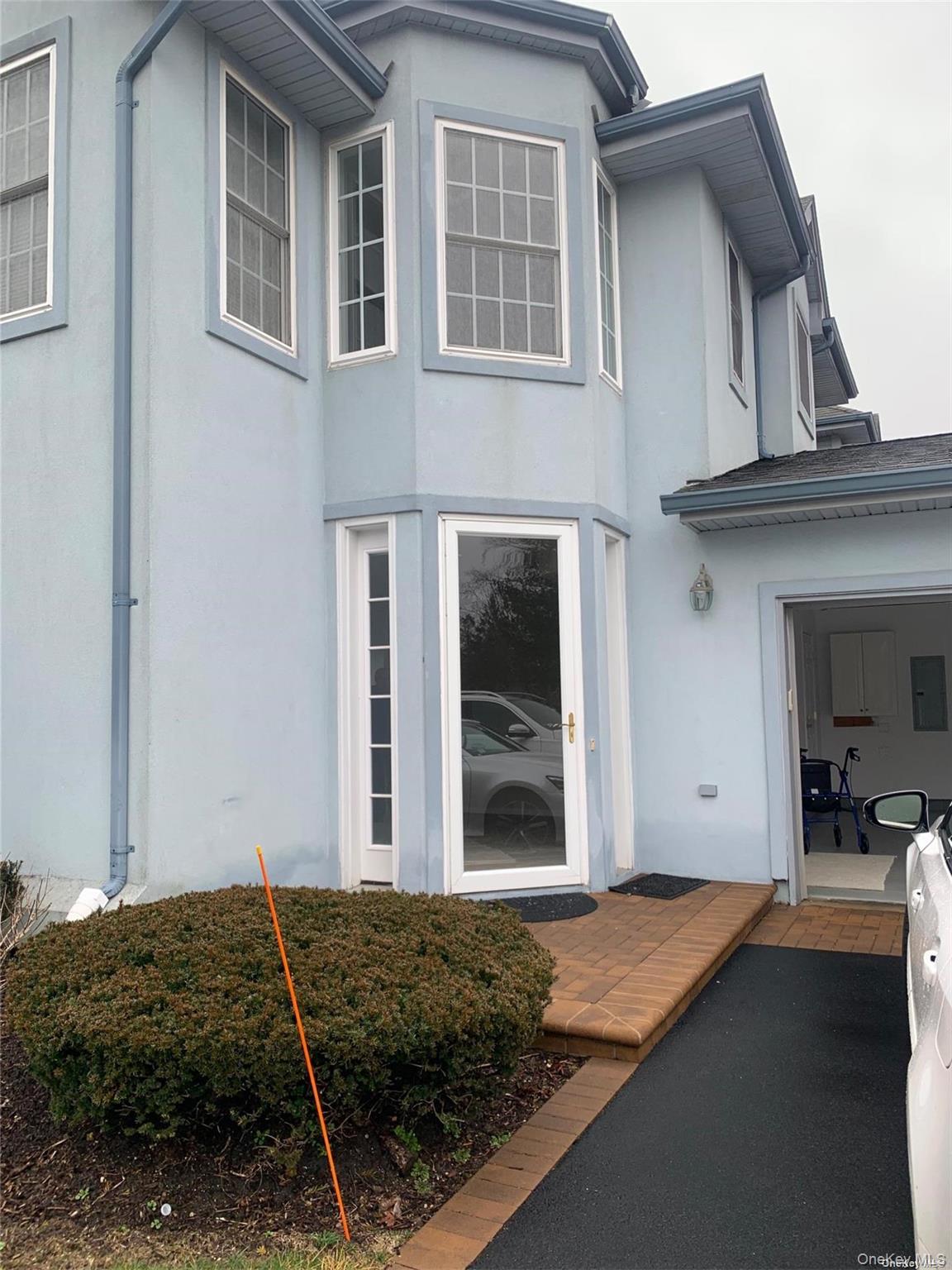 #1 photo, 715 Balfour Place, सफ़ोक काउंटी Melville , NY 11747