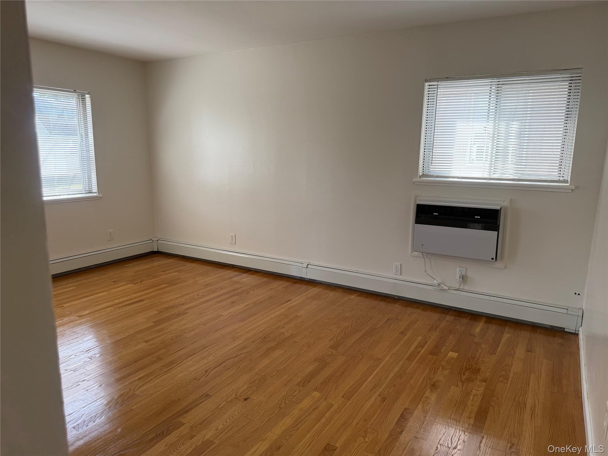 #4 photo, 55 Hickory Road, Port Washington , NY 11050