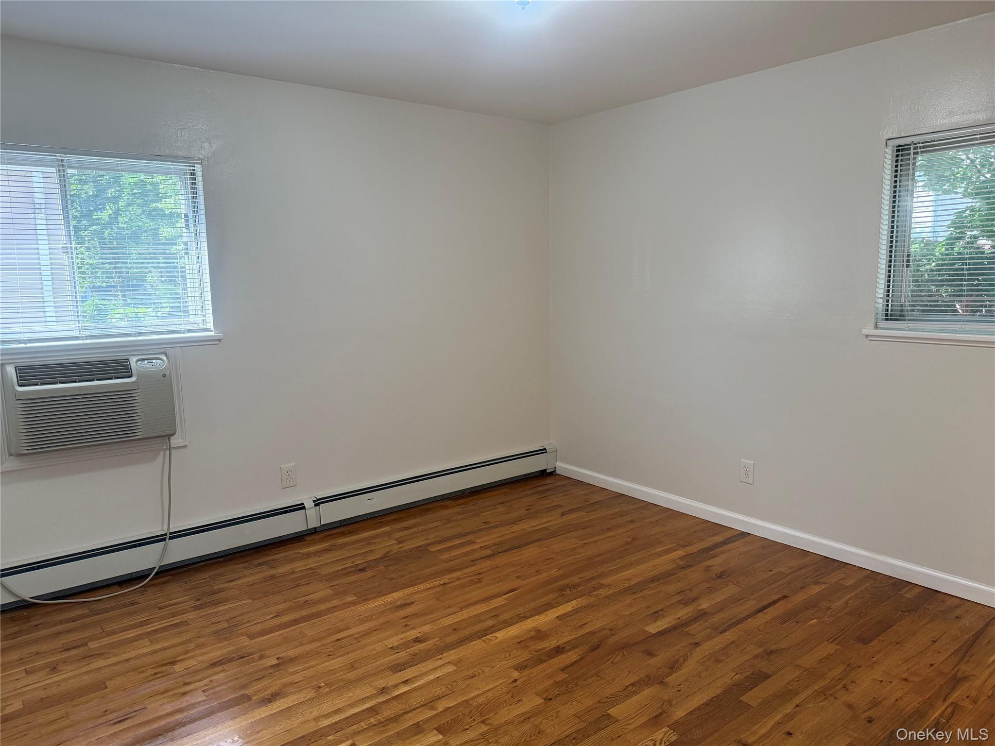 #9 photo, 55 Hickory Road, Port Washington , NY 11050