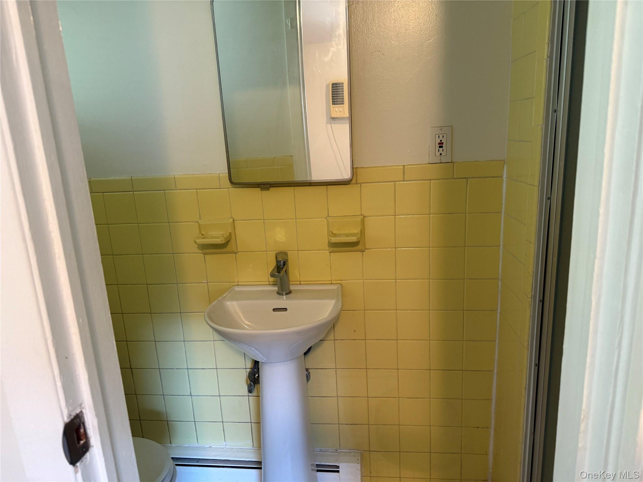 #9 photo, 55 Hickory Road, Port Washington , NY 11050