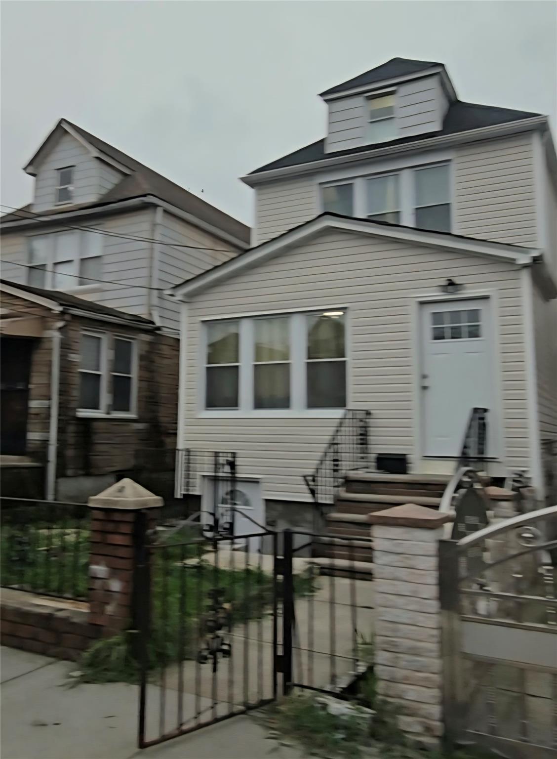 #1 photo, 2420 Gillmore Street, 皇后区 艾姆赫斯特 East Elmhurst , NY 11369