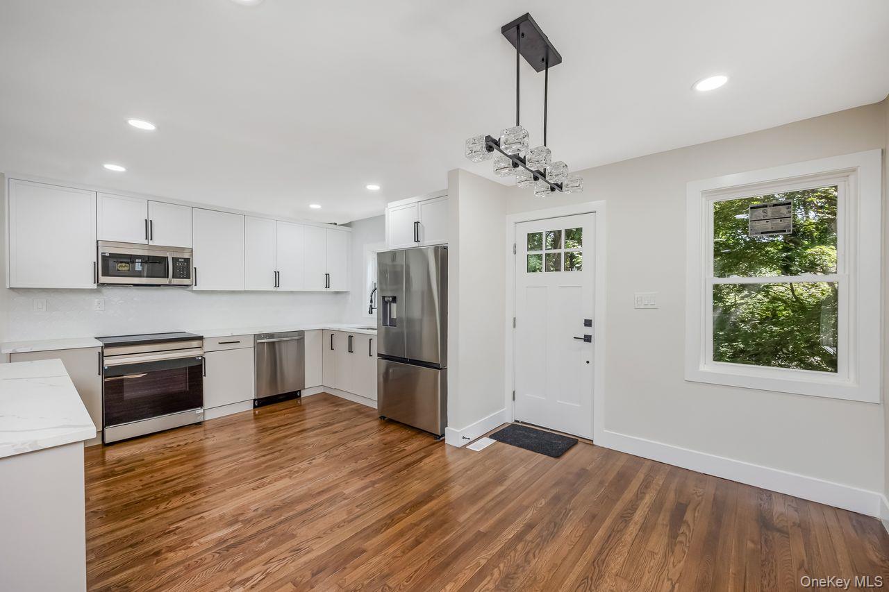 #10 photo, 18 Maple Place, Huntington , NY 11743