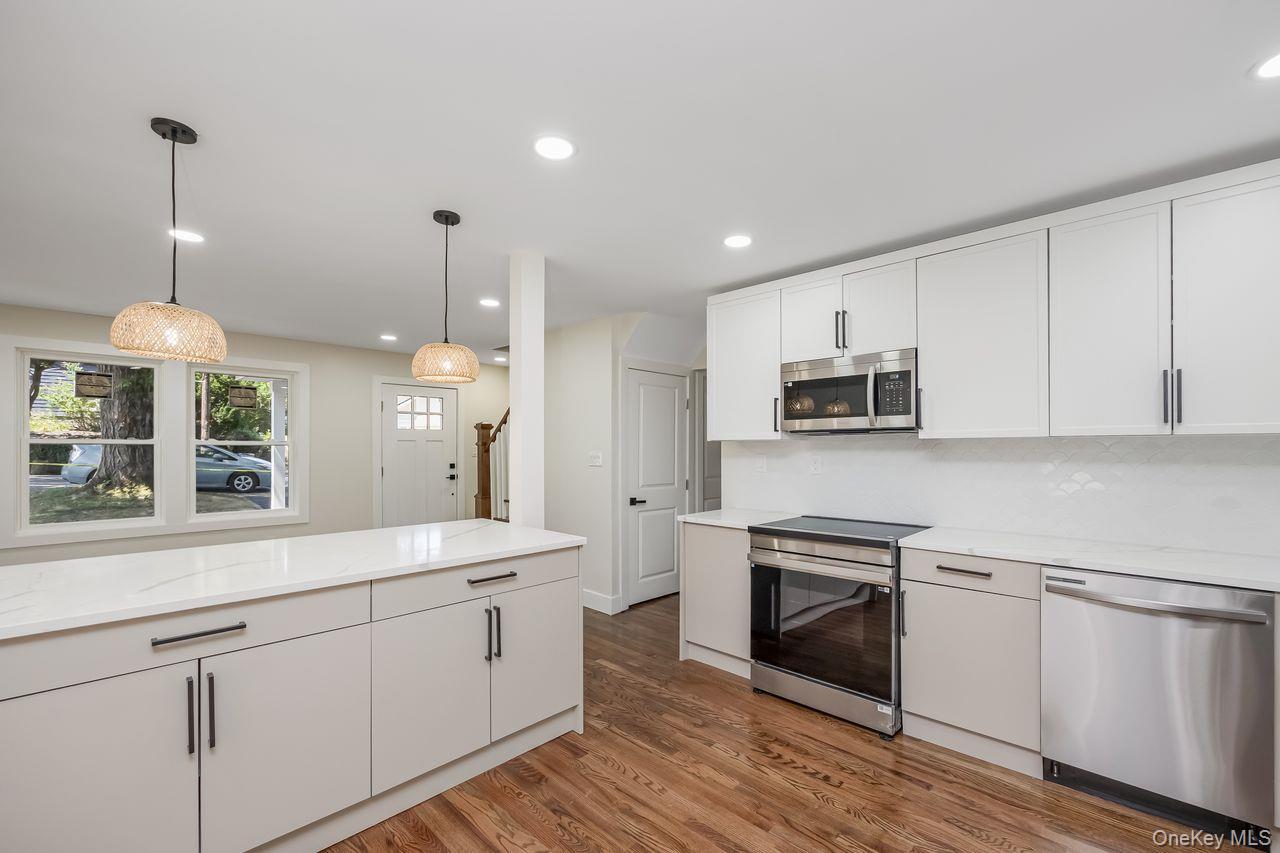 #12 photo, 18 Maple Place, Huntington , NY 11743