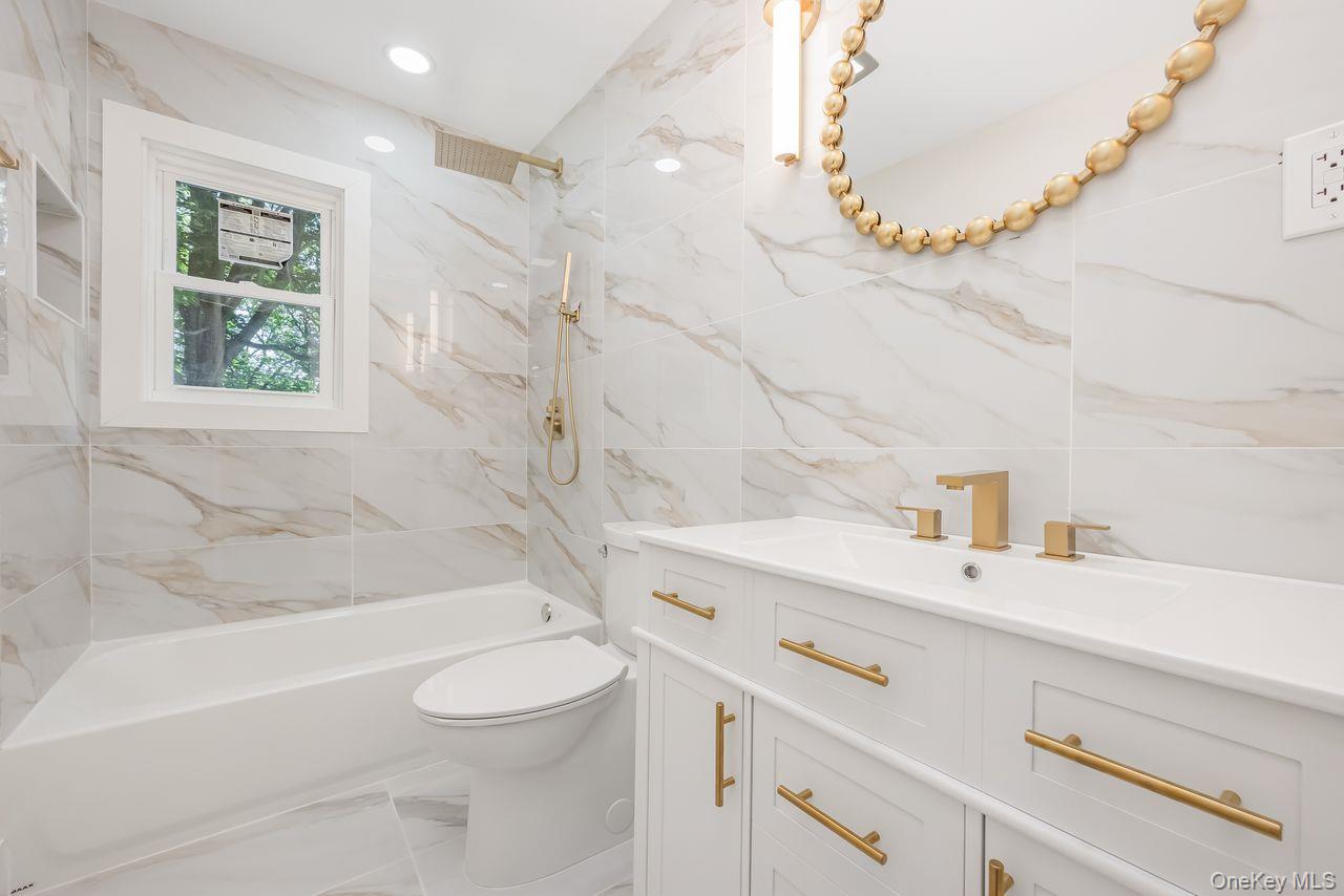 #13 photo, 18 Maple Place, Huntington , NY 11743