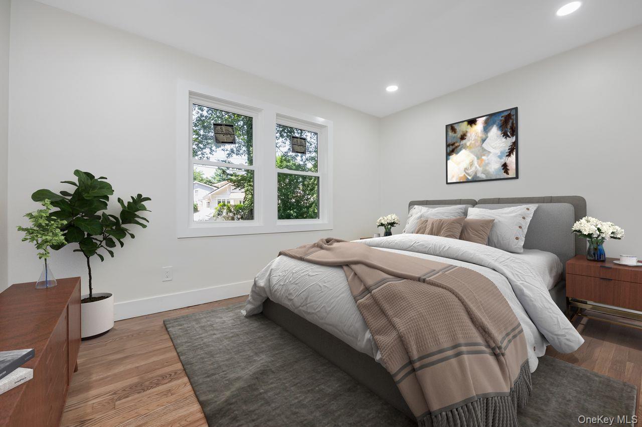 #5 photo, 18 Maple Place, Huntington , NY 11743