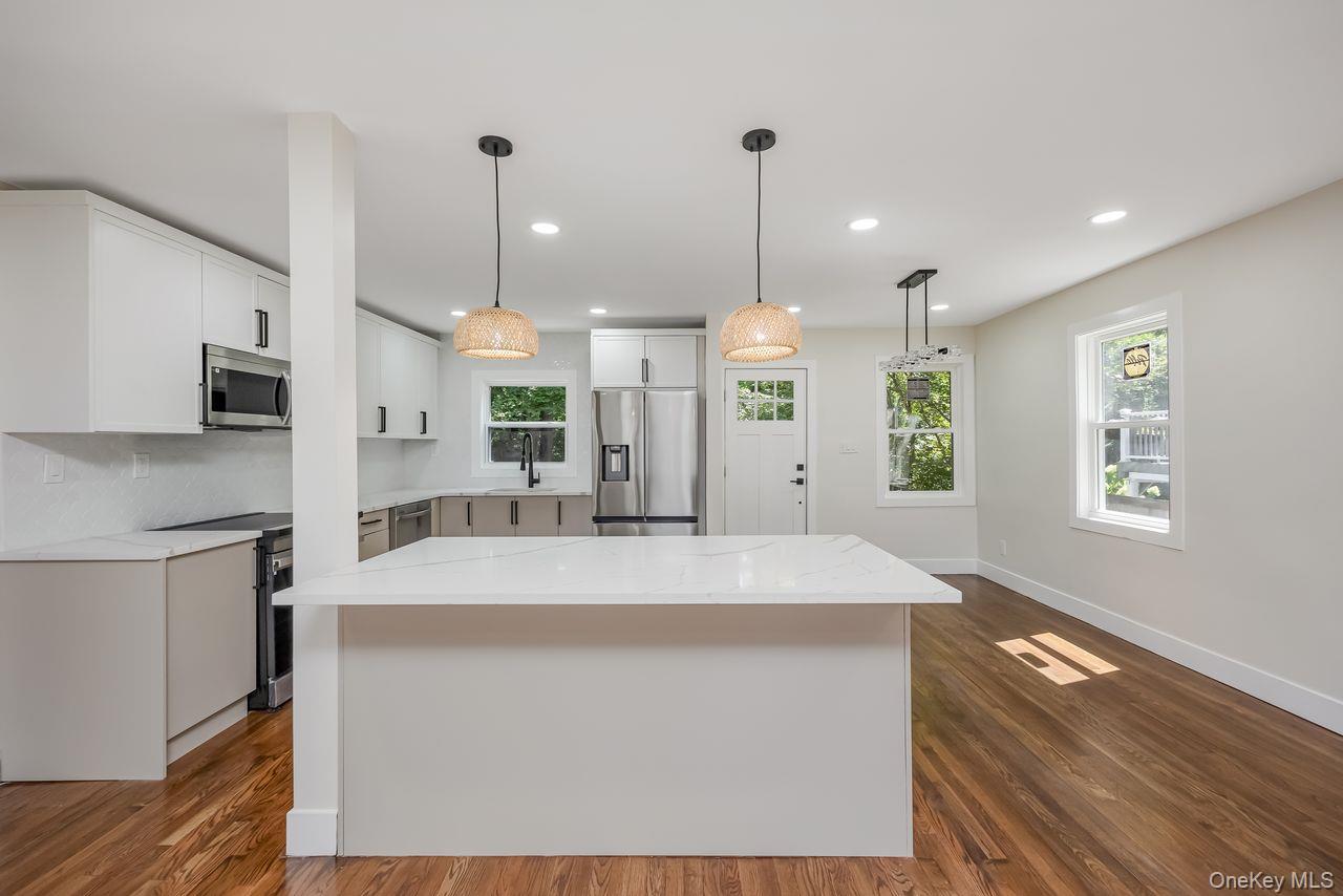 #7 photo, 18 Maple Place, Huntington , NY 11743