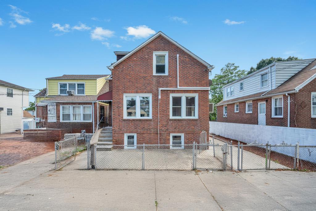 #1 photo, 225-20 111th Avenue, 皇后區 Queens Village , NY 11429