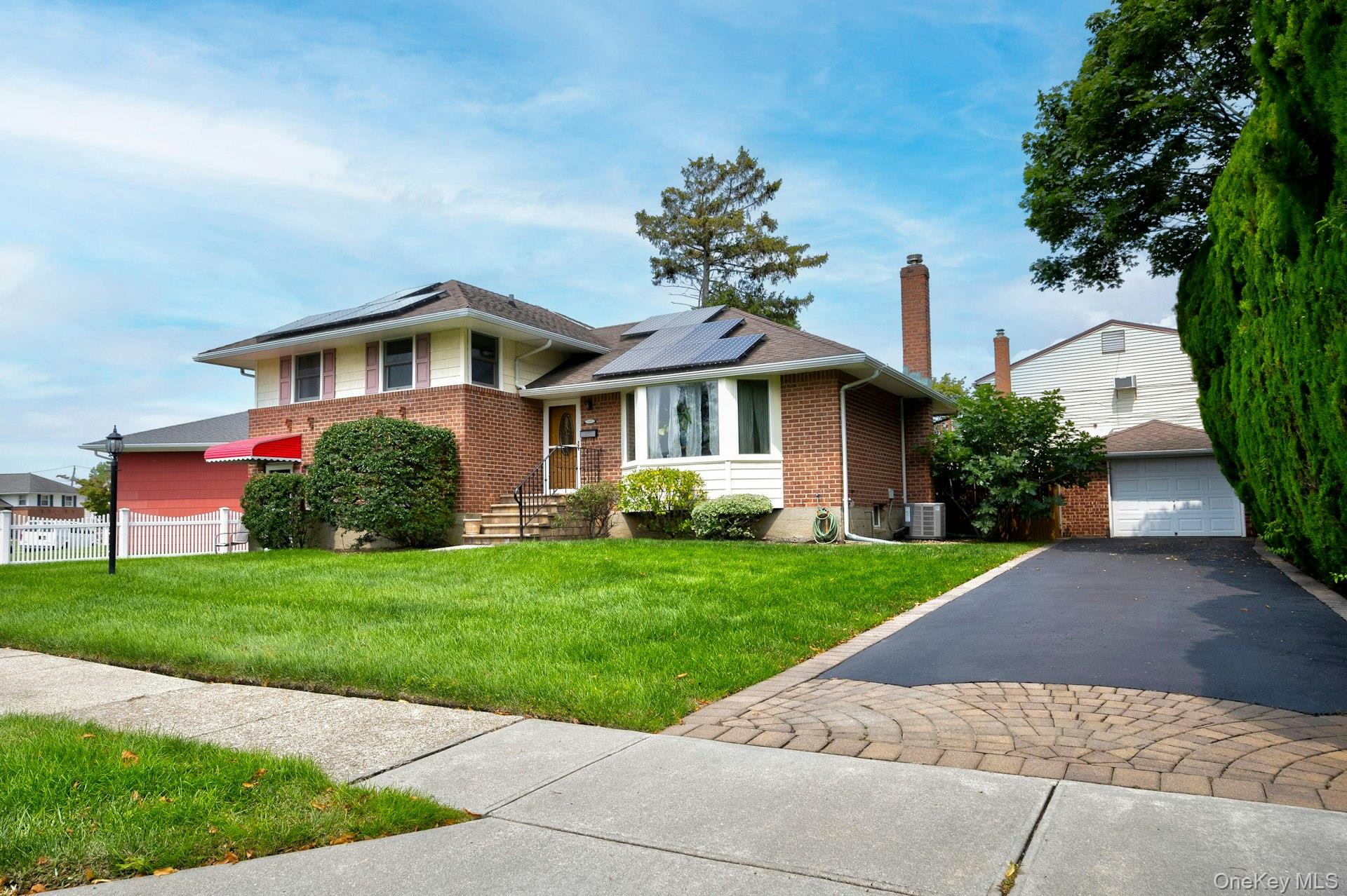 #1 photo, 3895 Green Place, नासाउ काउंटी Bethpage , NY 11714