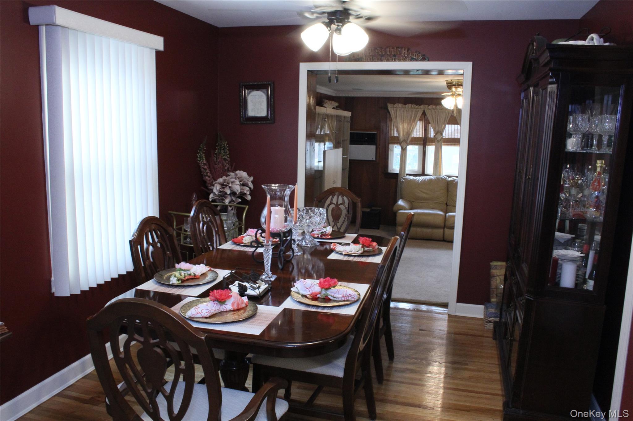 #12 photo, 24 Garnet Place, ナッソー郡 Elmont , NY 11003