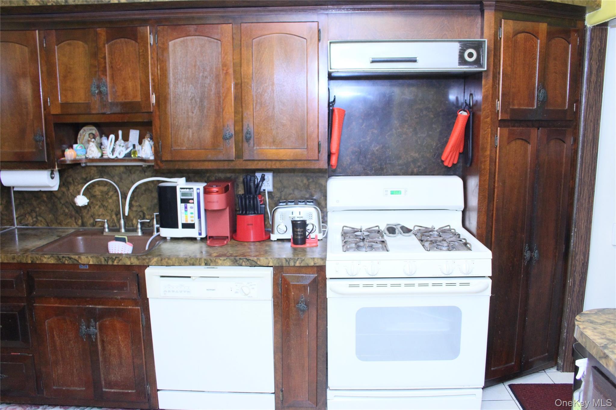 #20 photo, 24 Garnet Place, ナッソー郡 Elmont , NY 11003