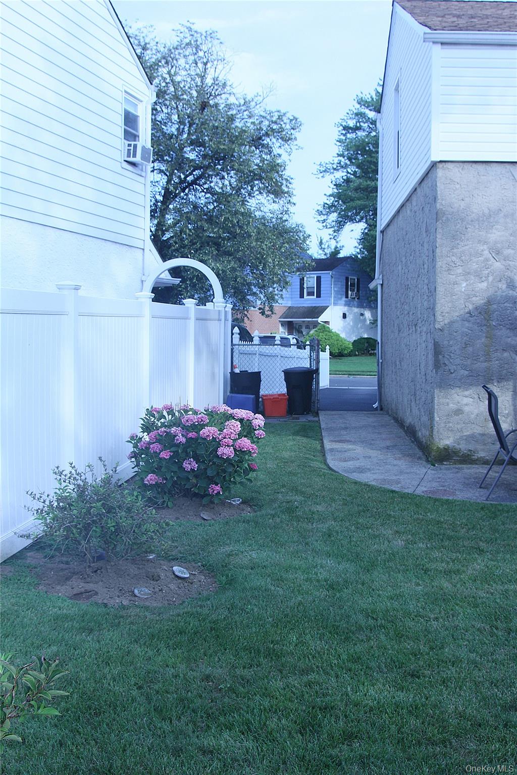 #5 photo, 24 Garnet Place, ナッソー郡 Elmont , NY 11003