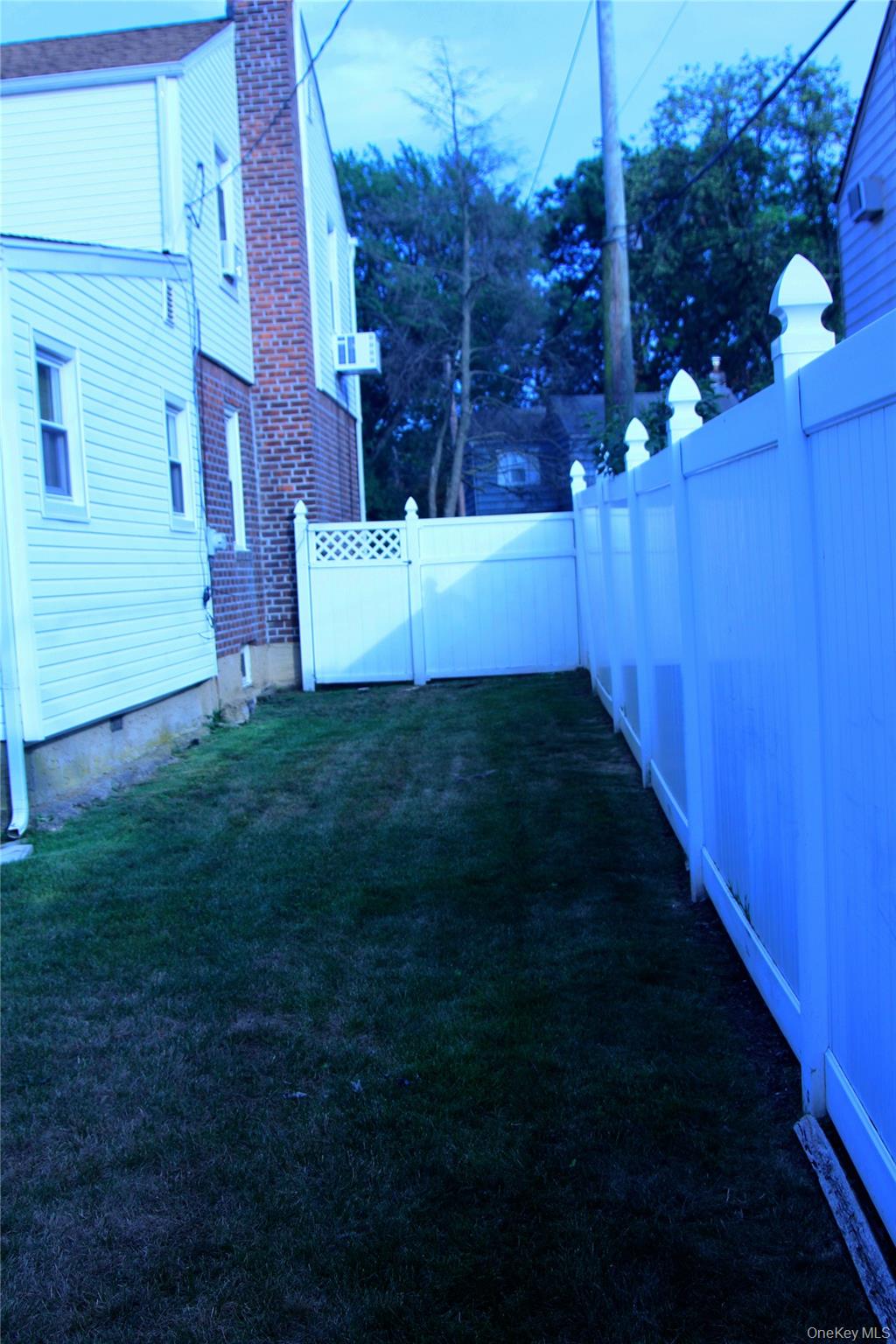 #6 photo, 24 Garnet Place, ナッソー郡 Elmont , NY 11003