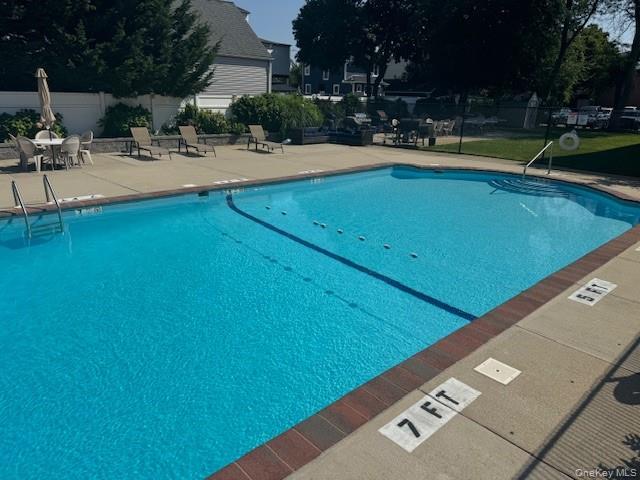 #11 photo, 250 W Merrick Road, ナッソー郡 Freeport , NY 11520